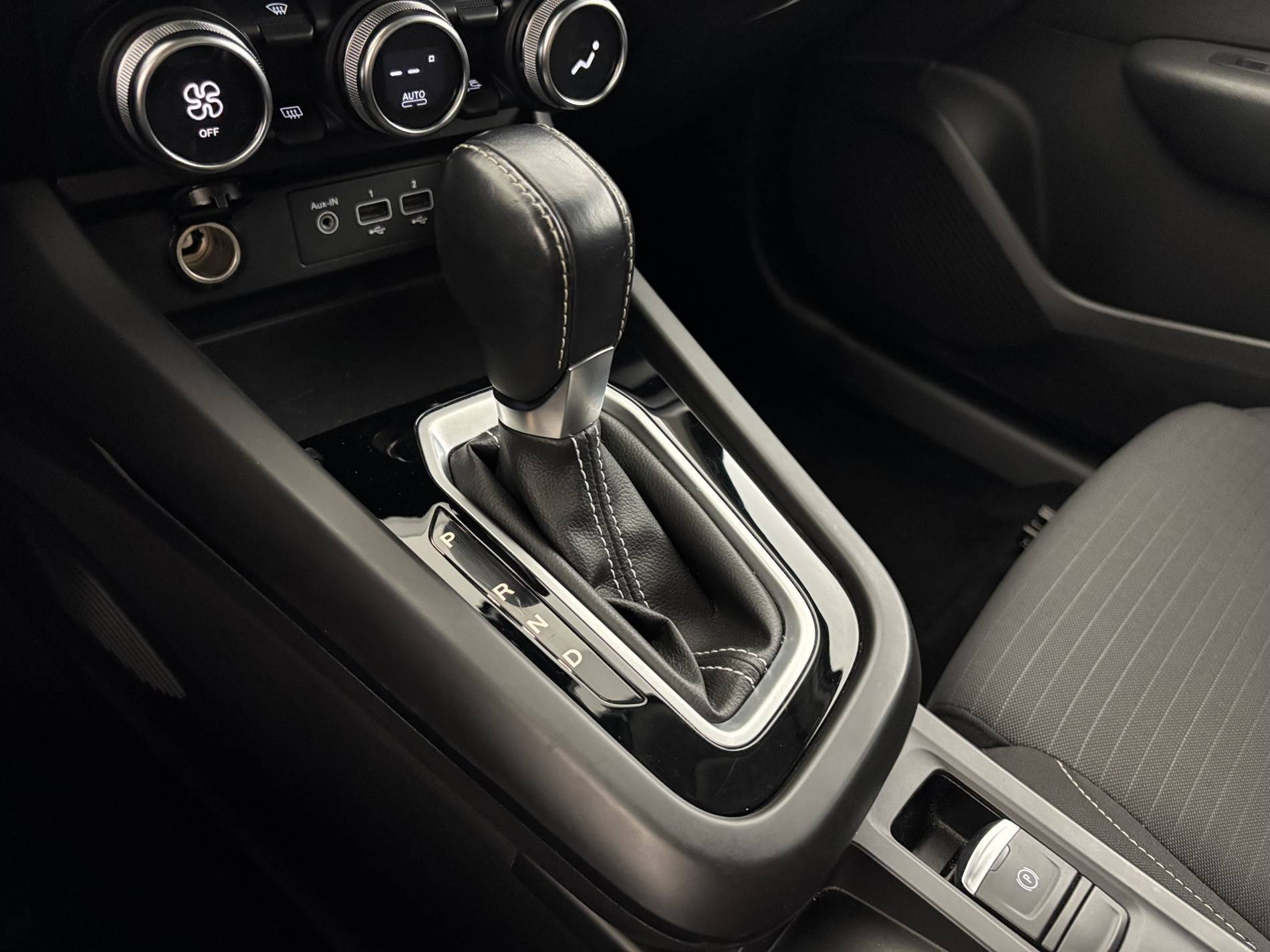 Vente en ligne Renault Arkana  mild hybrid 140 EDC FAP - 22 au prix de 16 990 €