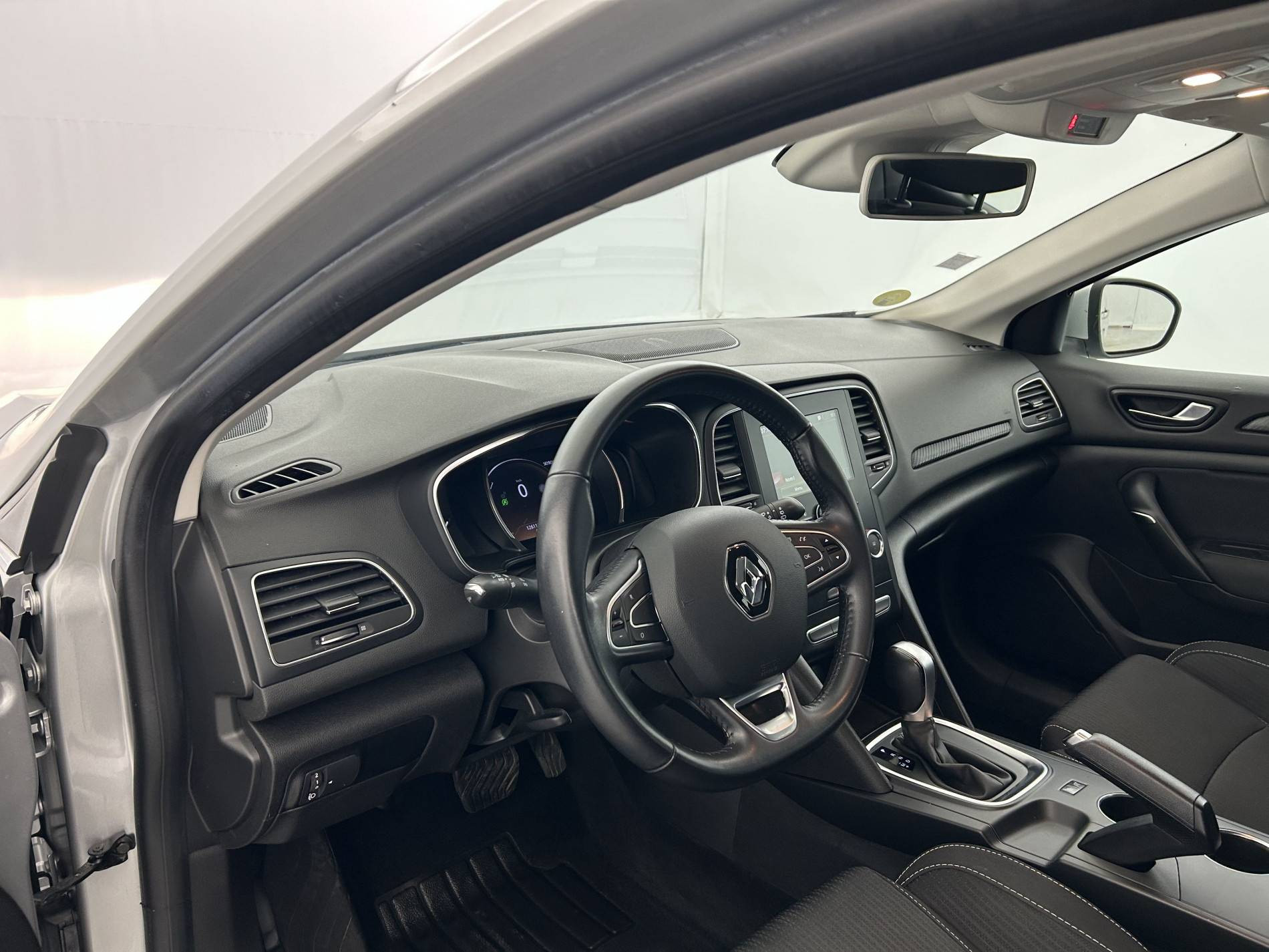 Vente en ligne Renault Megane 4 Estate Mégane IV Estate Blue dCi 115 EDC au prix de 12 090 €