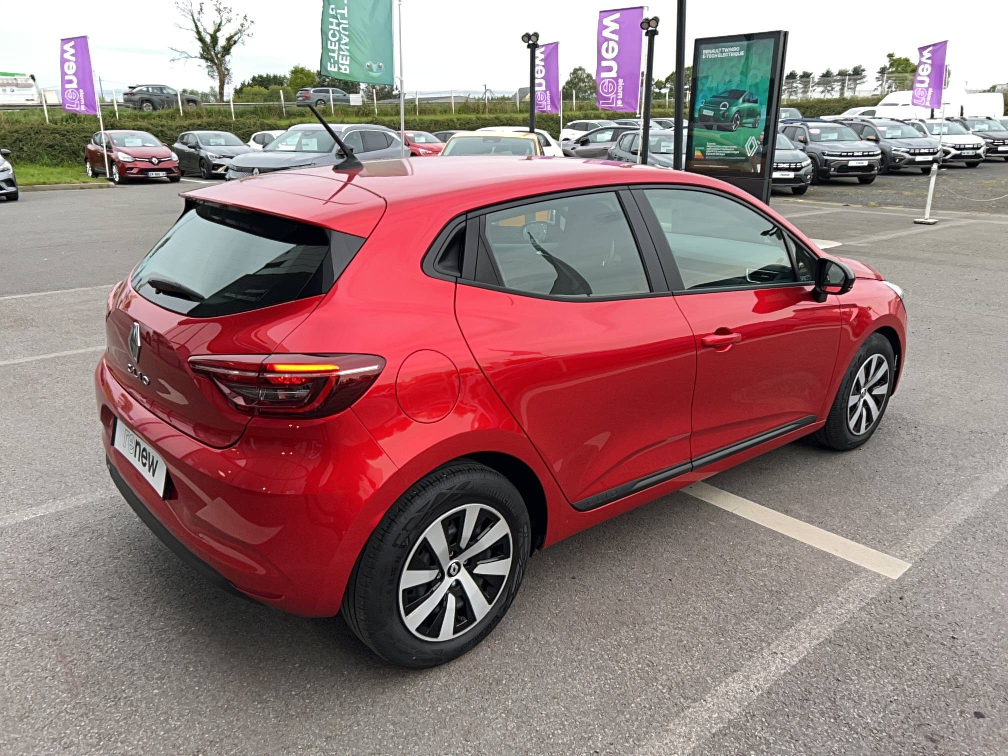 Vente en ligne Renault Clio 5 Clio TCe 90 au prix de 13 690 €