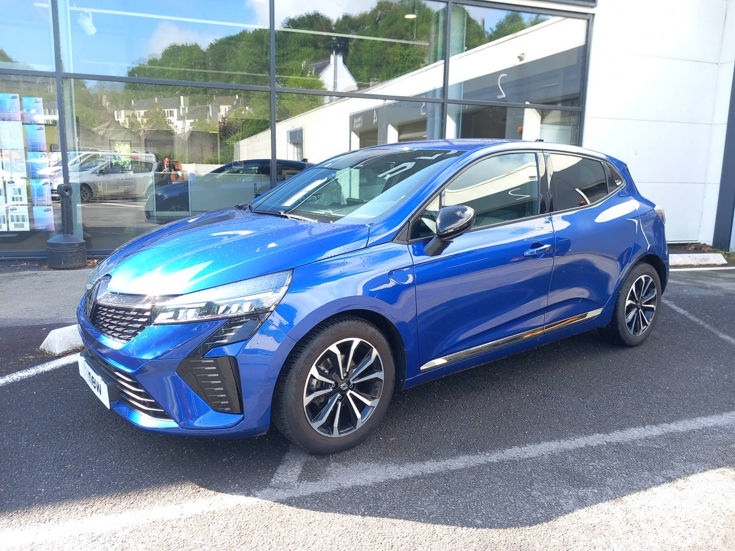Renault Clio 5 Clio TCe 90 occasion de 2024 en vente à Châteaulin