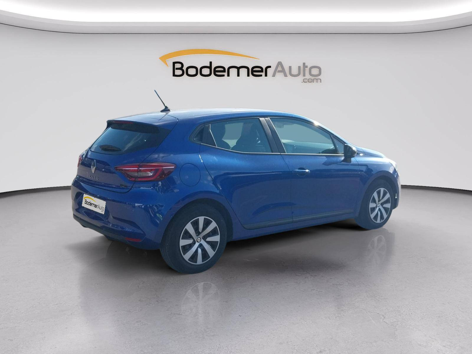 Vente en ligne Renault Clio 5 Clio E-Tech full hybrid 145 au prix de 17 900 €