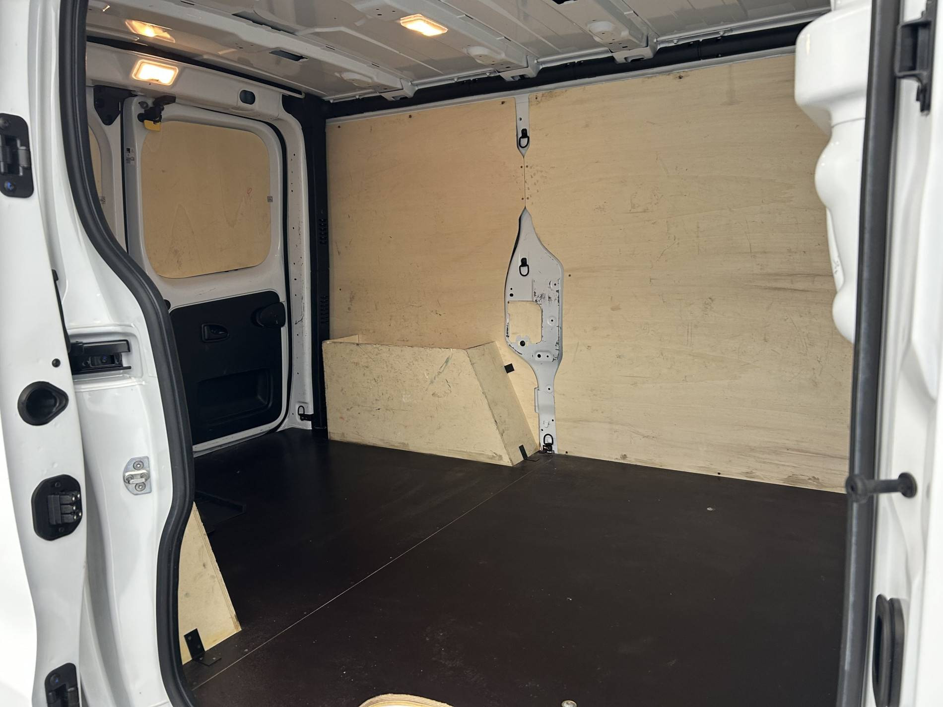 Vente en ligne Renault Trafic 3 Fourgon TRAFIC FGN L1H1 2800 KG BLUE DCI 110 au prix de 21 590 €