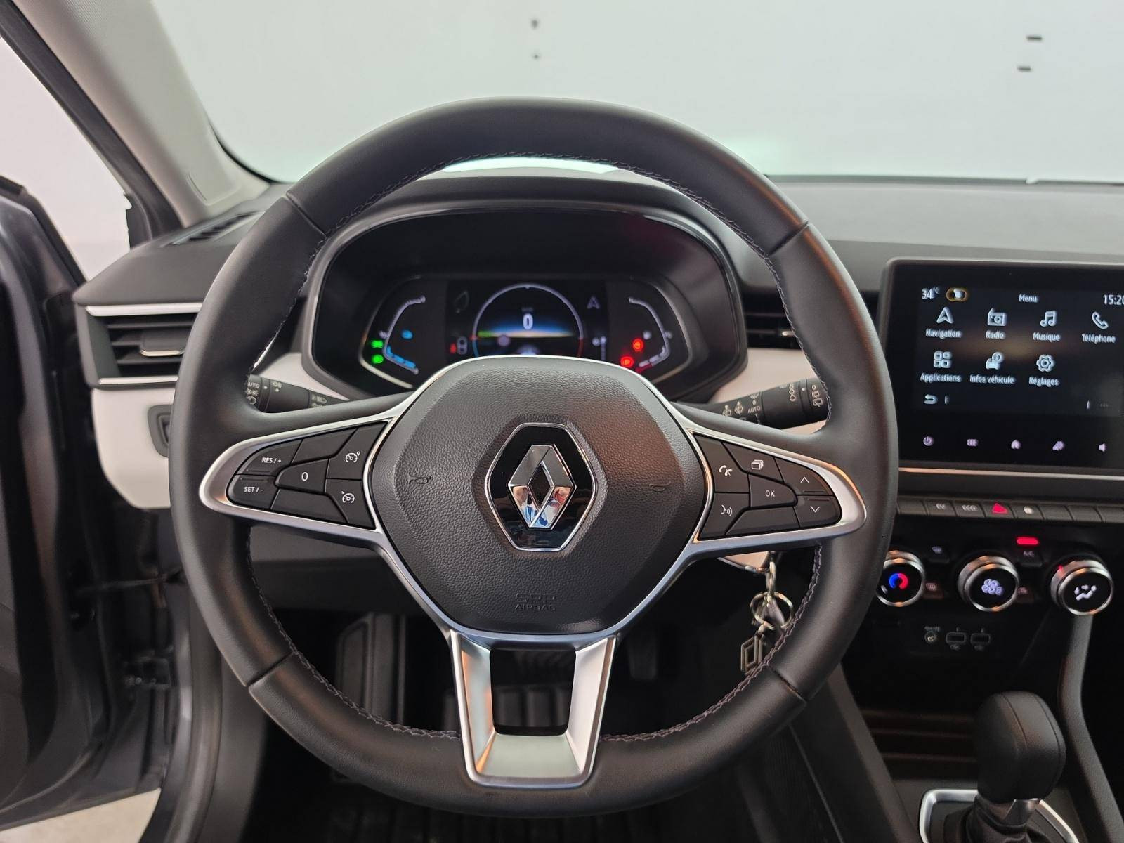 Vente en ligne Renault Clio 5 Clio E-Tech full hybrid 145 au prix de 16 140 €