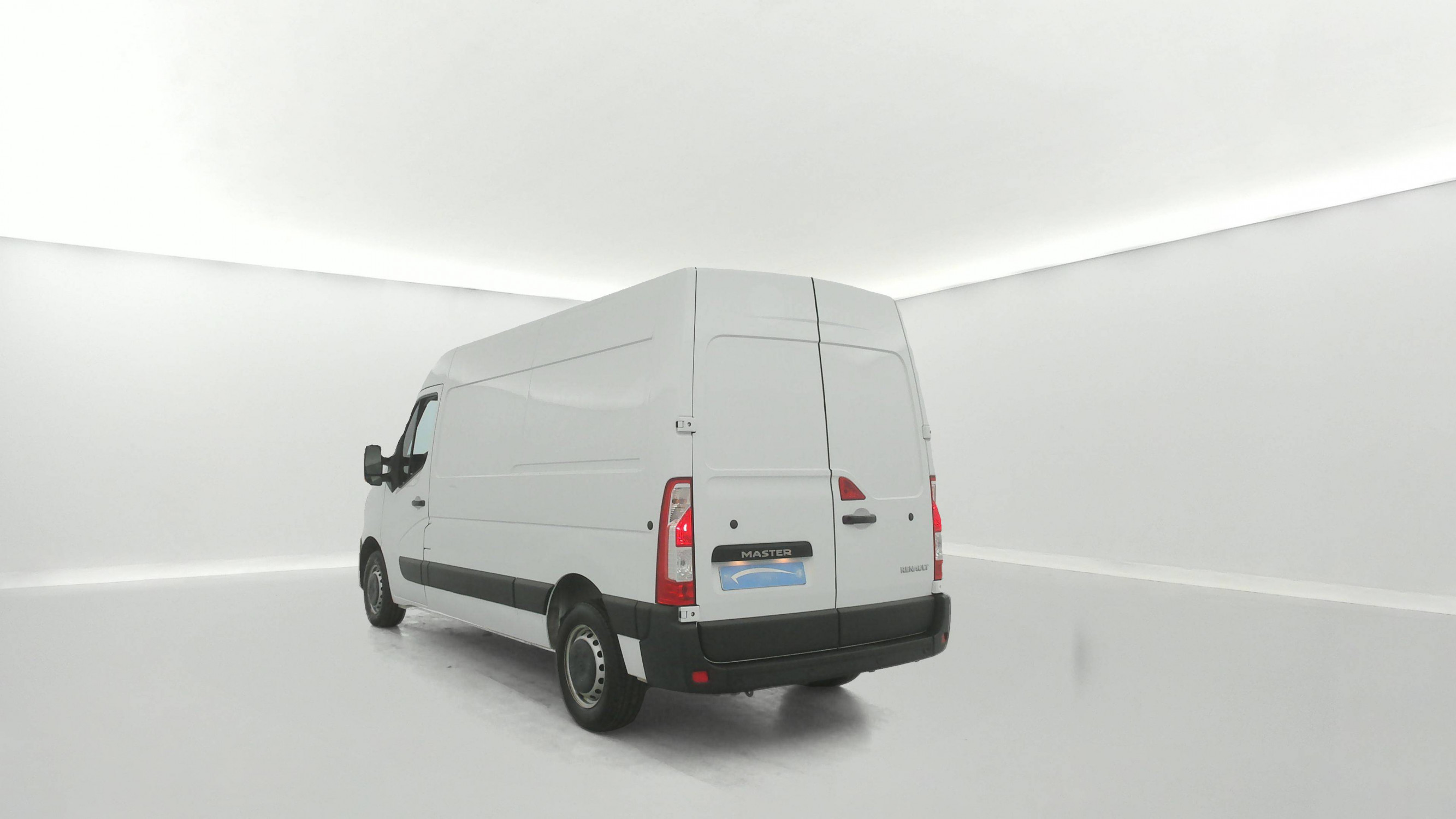 Vente en ligne Renault Master Fourgon MASTER FGN TRAC F3500 L2H2 BLUE DCI 135 au prix de 24 990 €
