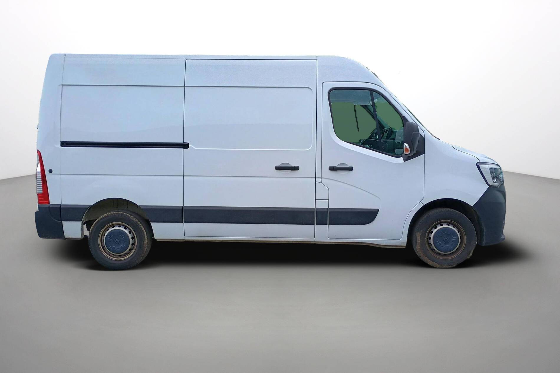 Vente en ligne Renault Master Fourgon MASTER FGN TRAC F3500 L2H2 BLUE DCI 135 au prix de 22 980 €