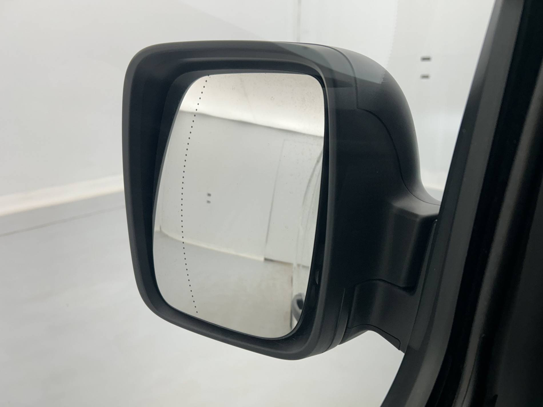 Vente en ligne Renault Trafic 3 Fourgon TRAFIC FGN L2H1 3000 KG BLUE DCI 130 au prix de 25 000 €