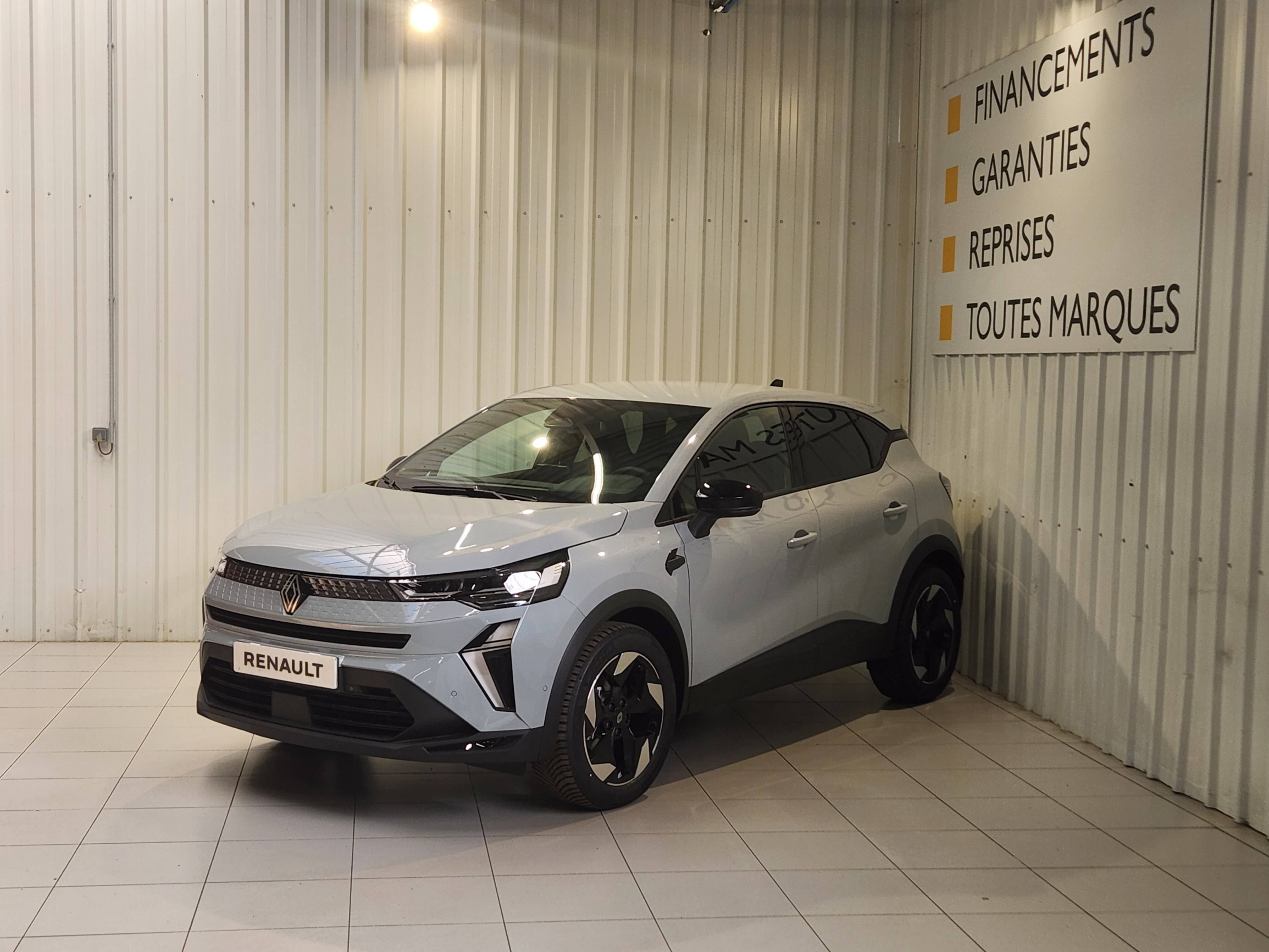 Renault Captur  E-Tech full hybrid 160 ch occasion de 2026 en vente à Morlaix