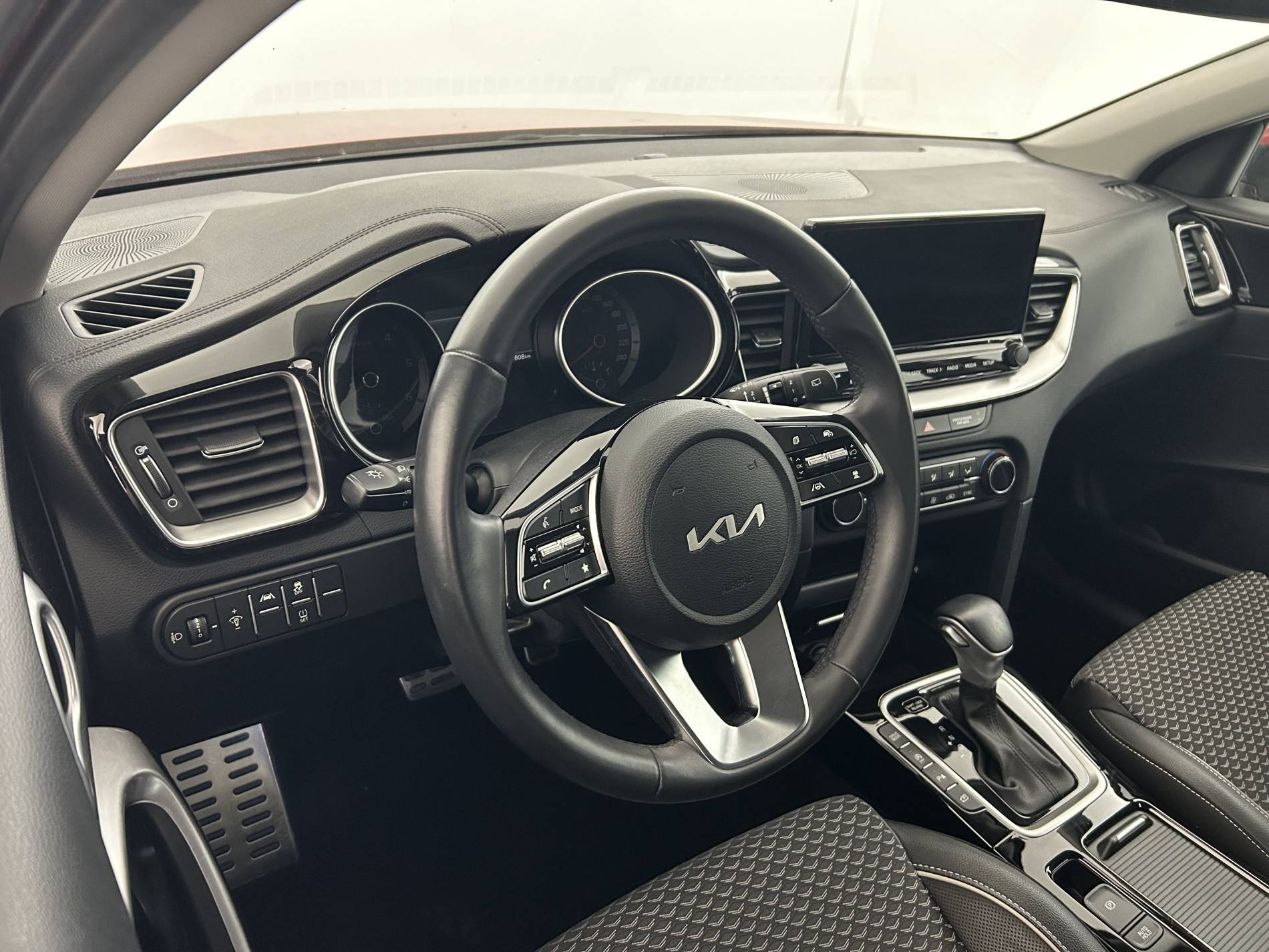 Vente en ligne Kia XCeed  1.6 CRDi 136 ch ISG MHEV DCT7 au prix de 22 480 €