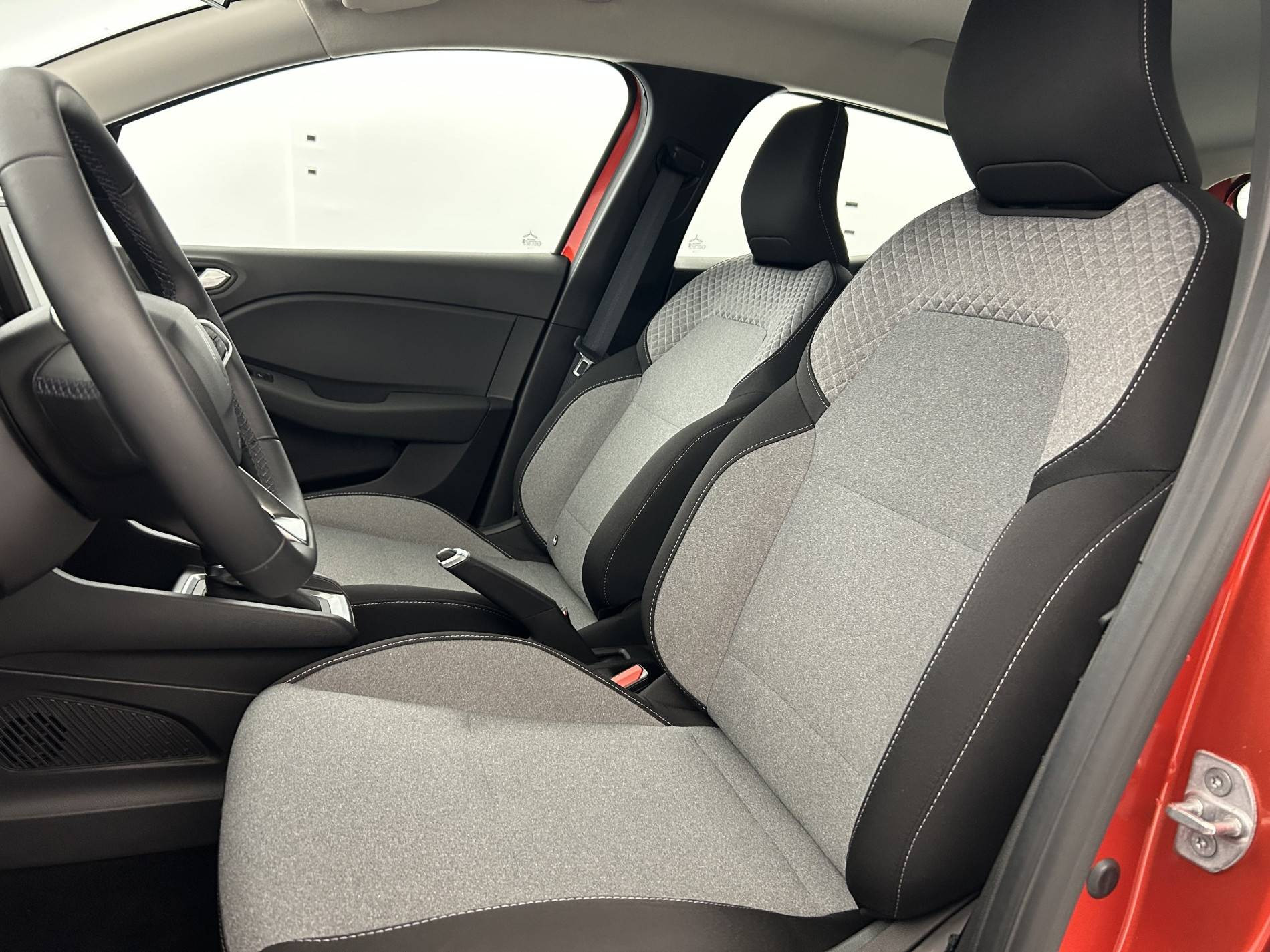 Vente en ligne Renault Clio 5 Clio E-Tech full hybrid 145 ch GSR2 au prix de 19 890 €