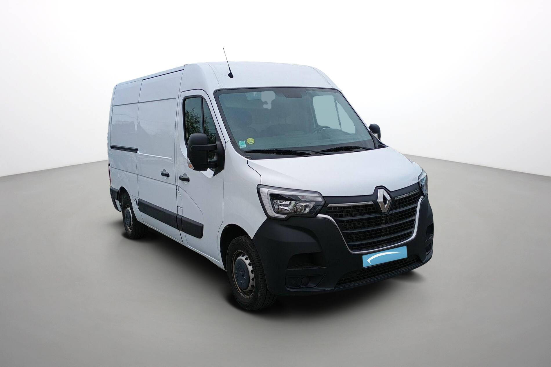 Vente en ligne Renault Master Fourgon MASTER FGN TRAC F3500 L2H2 BLUE DCI 135 au prix de 25 490 €