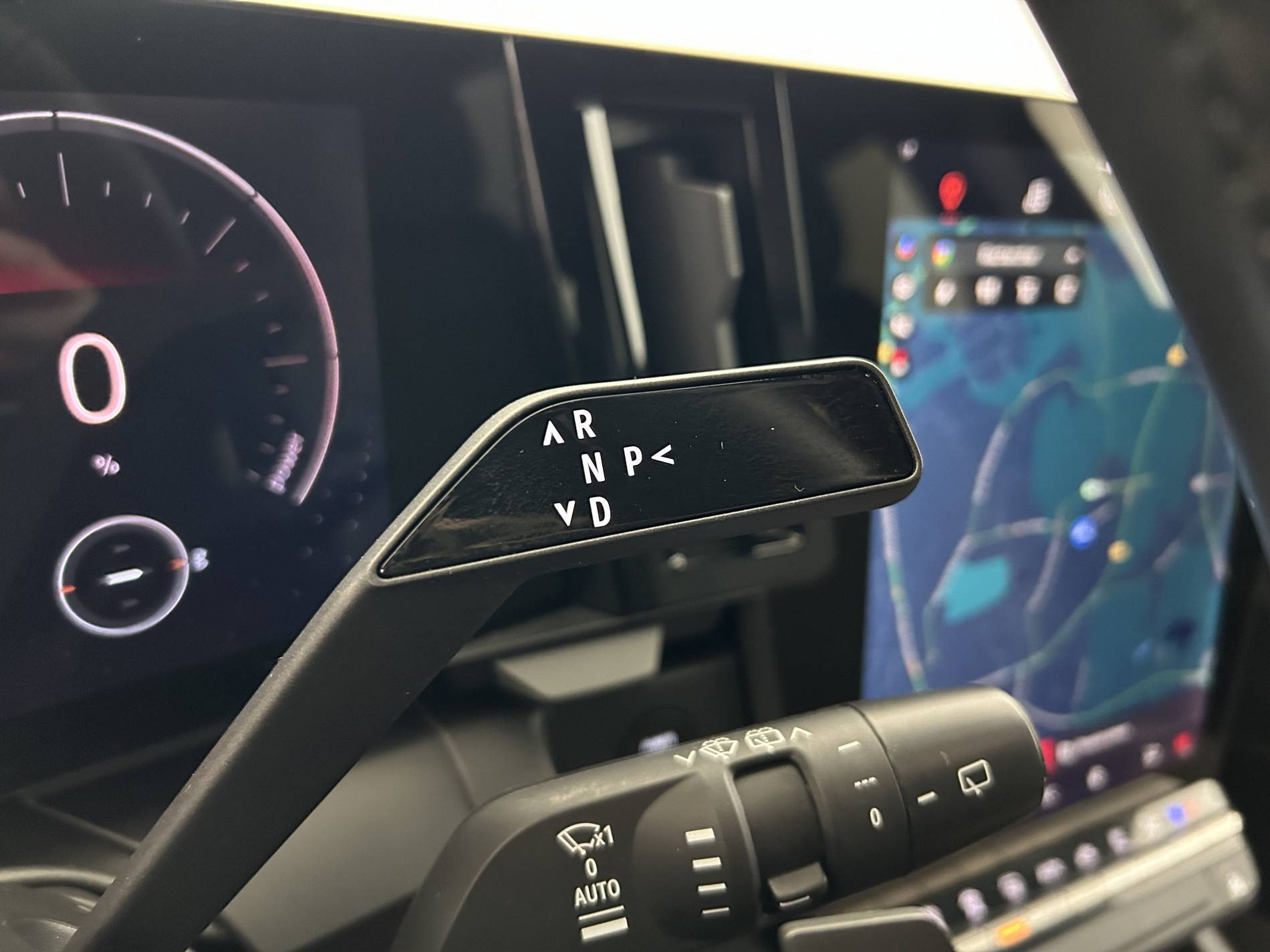 Vente en ligne Renault Megane E-Tech  EV60 220 ch super charge au prix de 24 990 €