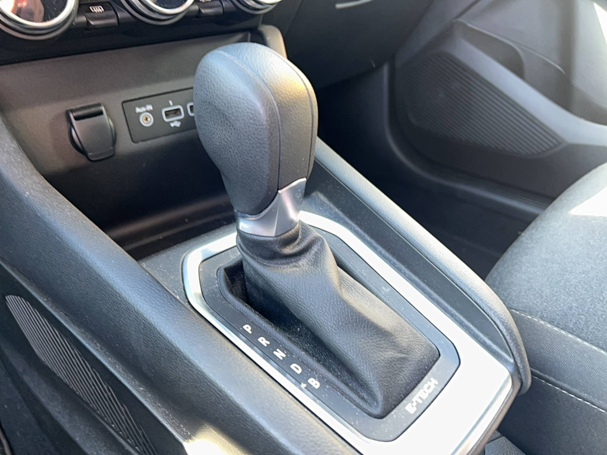 Vente en ligne Renault Clio 5 Clio E-Tech 140 - 21N au prix de 17 491 €