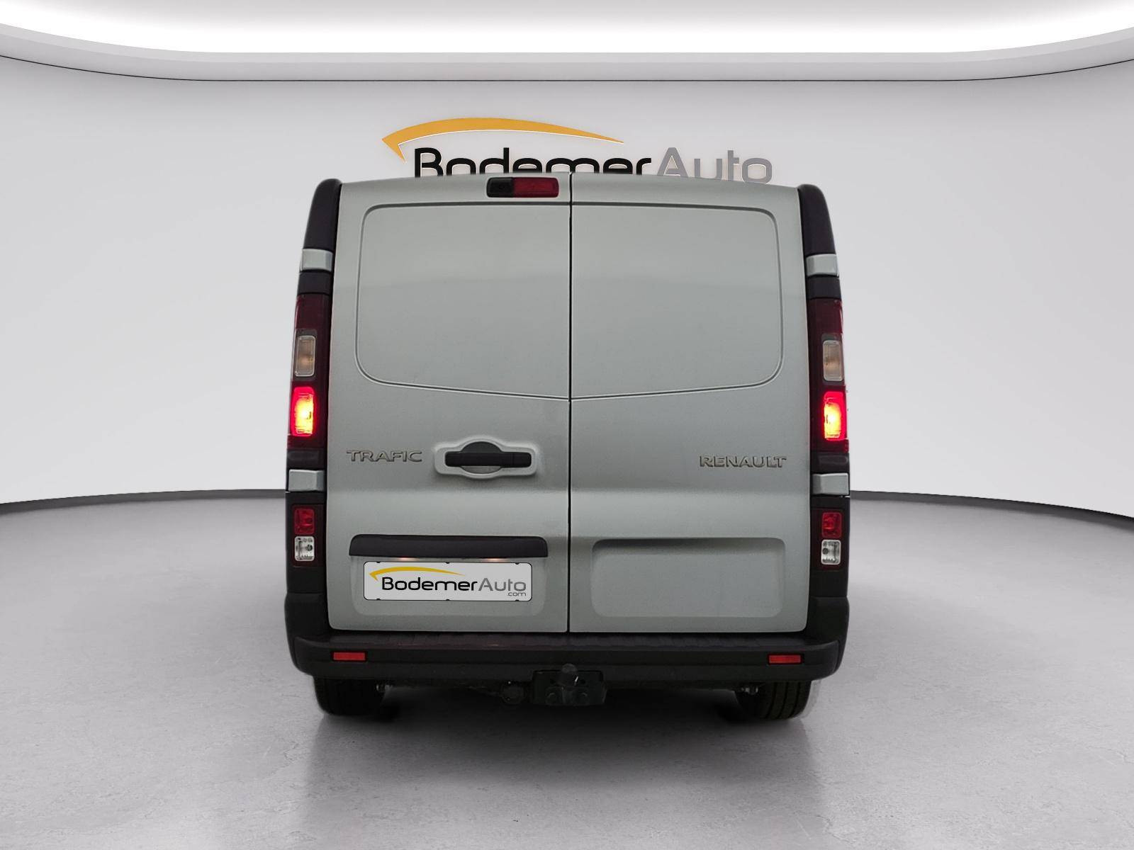 Vente en ligne Renault Trafic 3 Fourgon TRAFIC FG BLUE DCI 170 L1H1 2T8 AUTO au prix de 32 490 €
