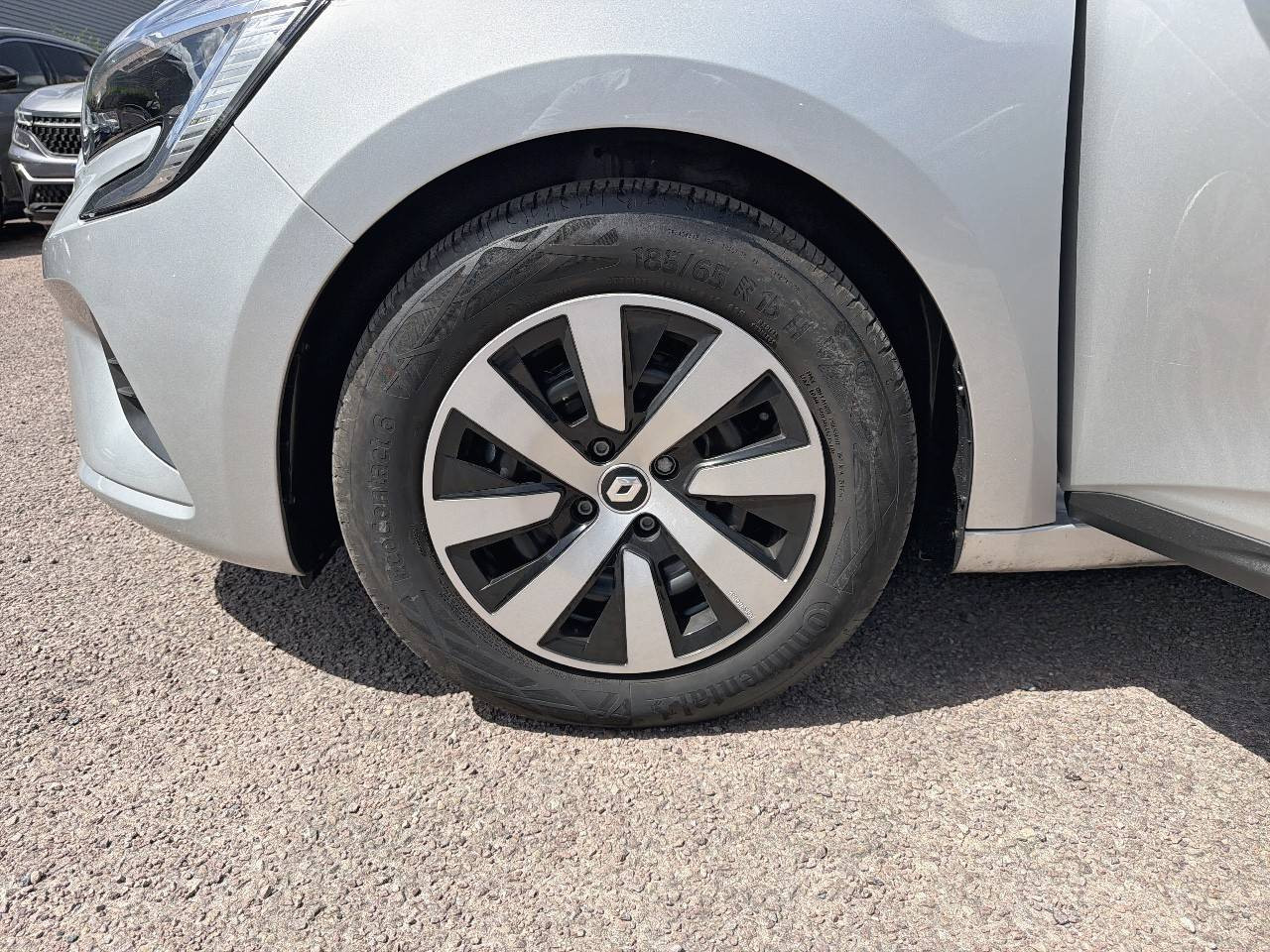 Vente en ligne Renault Clio 5 Clio E-Tech full hybrid 145 au prix de 16 990 €