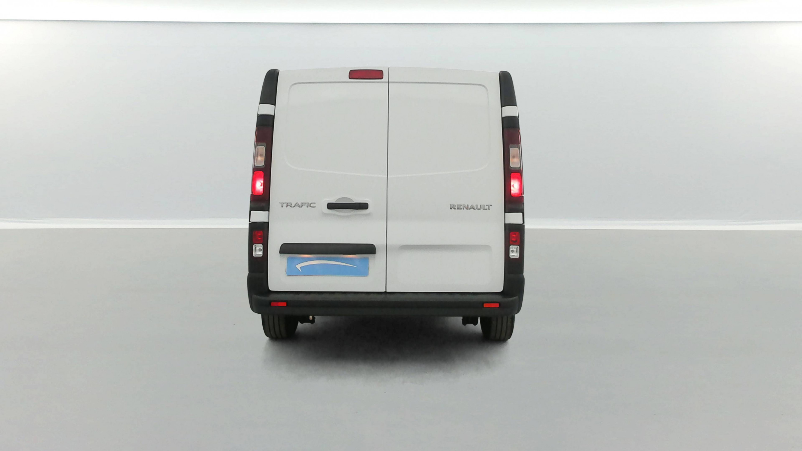 Vente en ligne Renault Trafic 3 Fourgon TRAFIC FGN L1H1 3T BLUE DCI 130 GSR2 au prix de 23 990 €