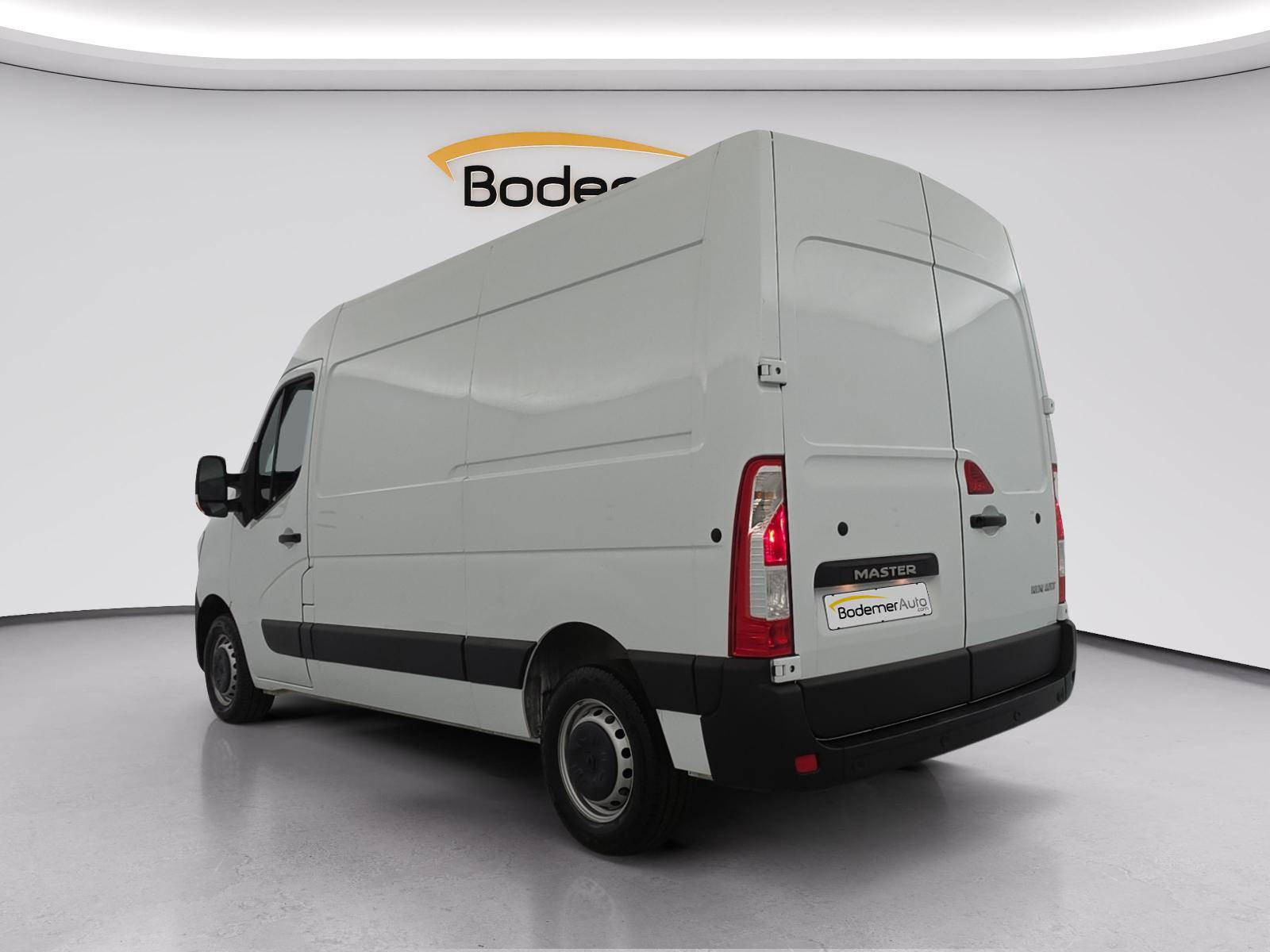 Vente en ligne Renault Master Fourgon MASTER FGN TRAC F3500 L2H2 BLUE DCI 135 au prix de 24 890 €
