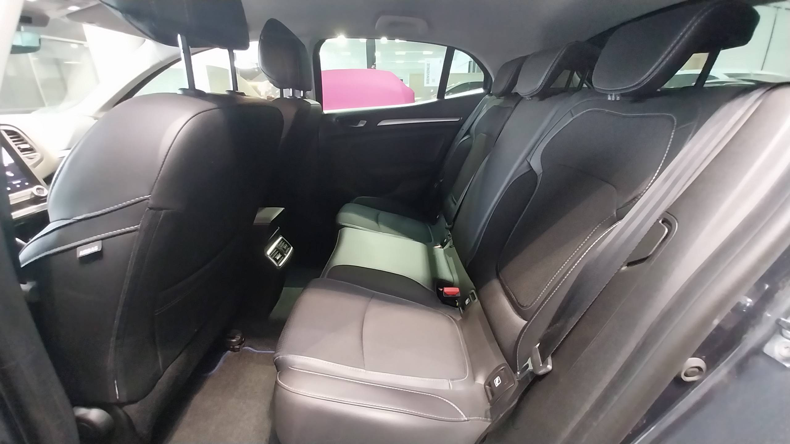 Vente en ligne Renault Megane 4 Mégane IV Berline TCe 140 FAP - 21N au prix de 16 490 €