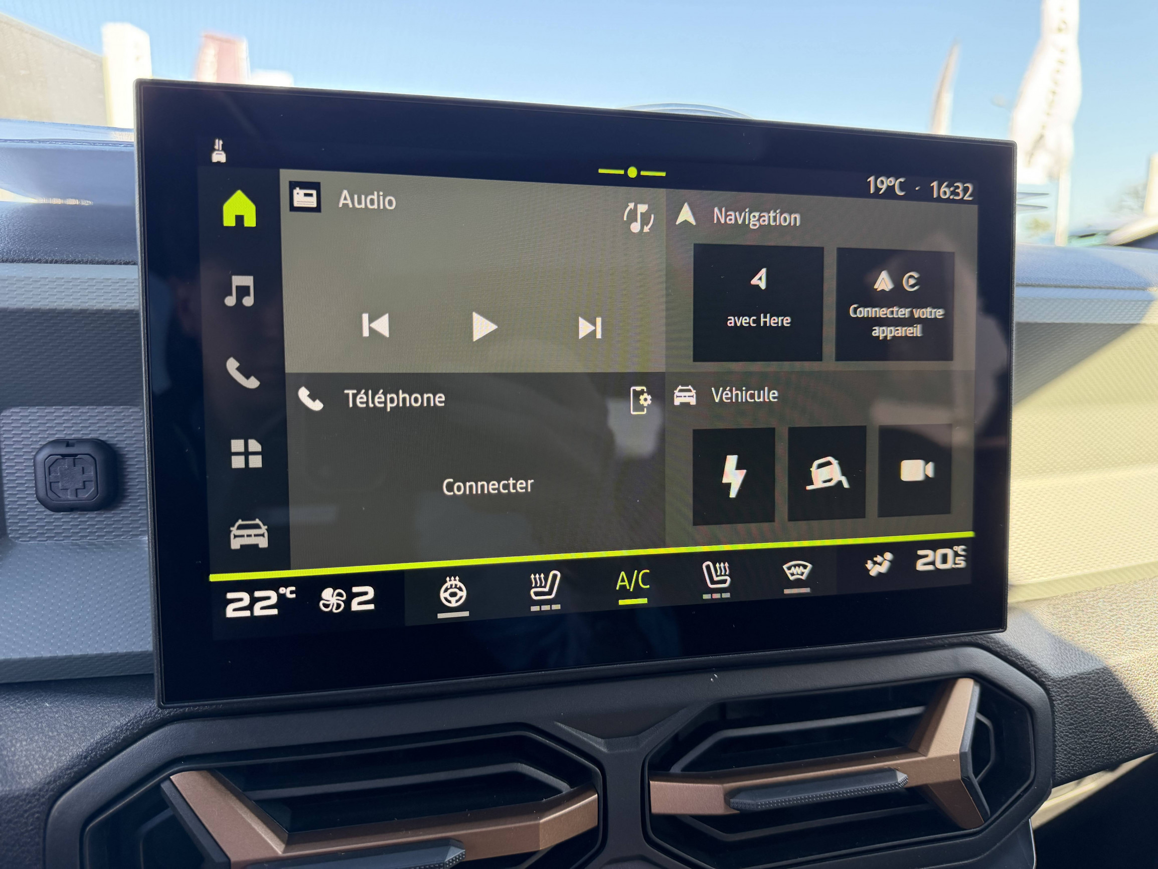 Vente en ligne Dacia Bigster Bigster Hybrid-G 150 4x4 au prix de 35 350 €