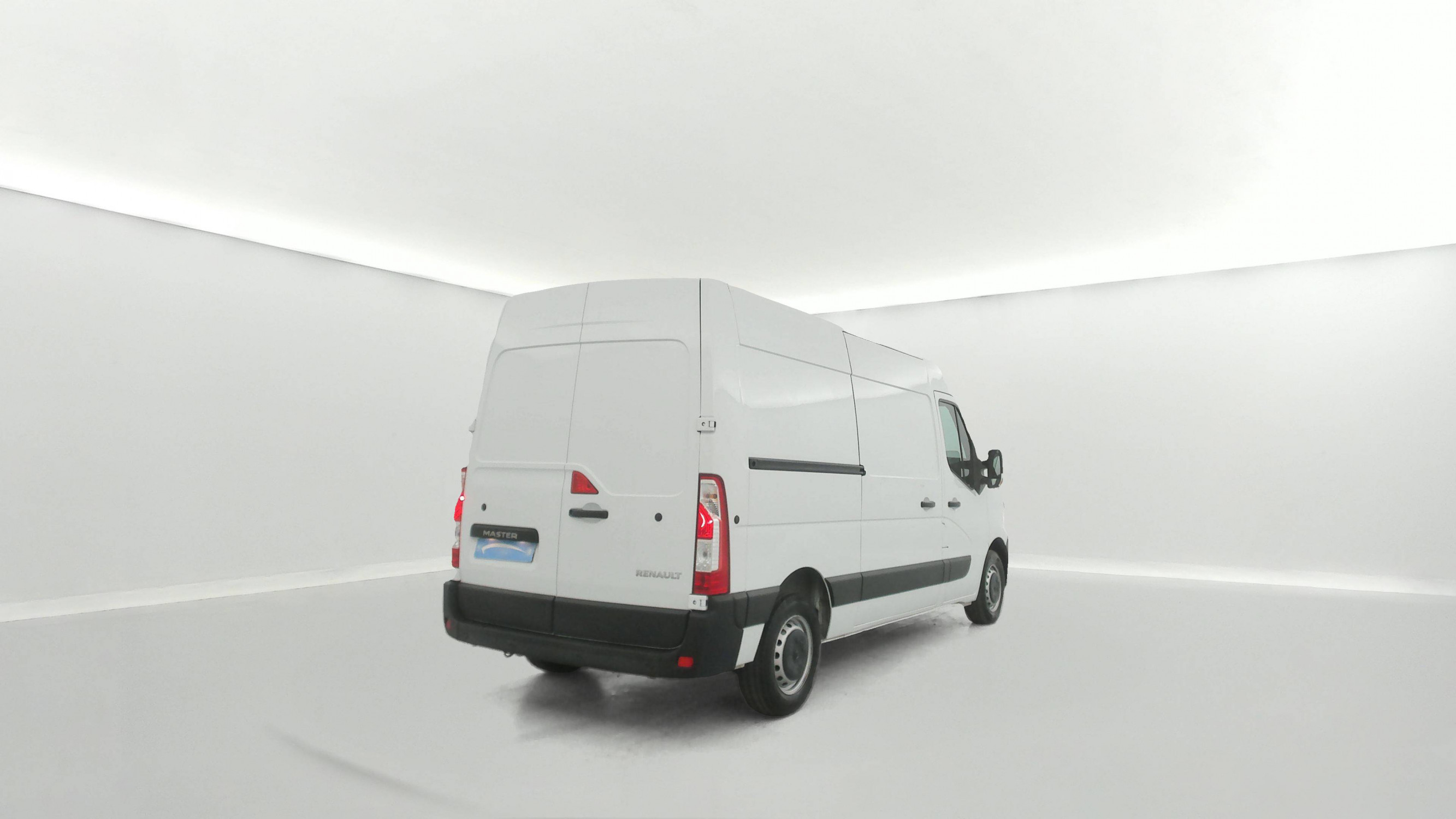 Vente en ligne Renault Master Fourgon MASTER FGN TRAC F3500 L2H2 BLUE DCI 135 au prix de 21 990 €