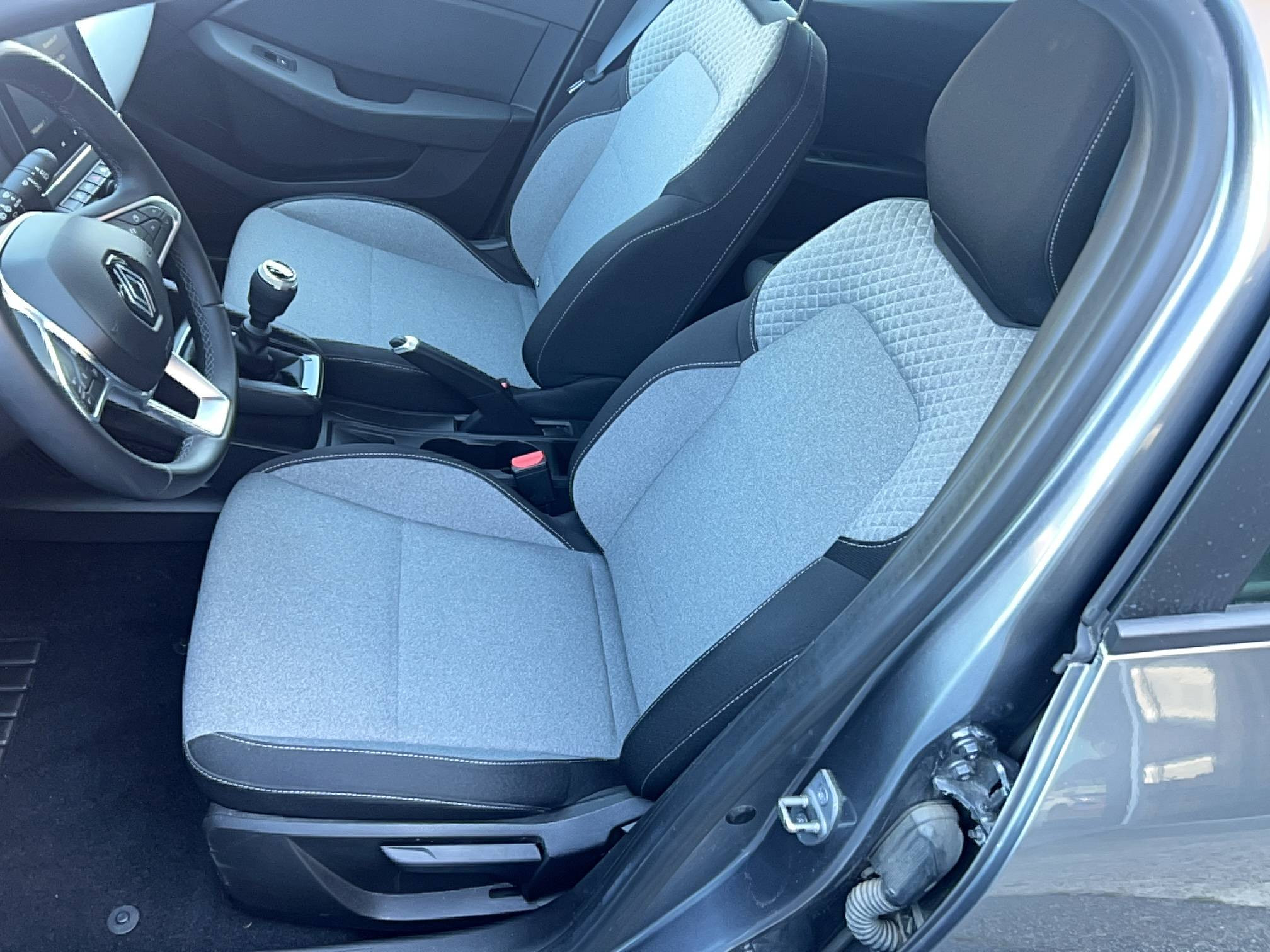Vente en ligne Renault Clio 5 Clio TCe 90 au prix de 15 990 €