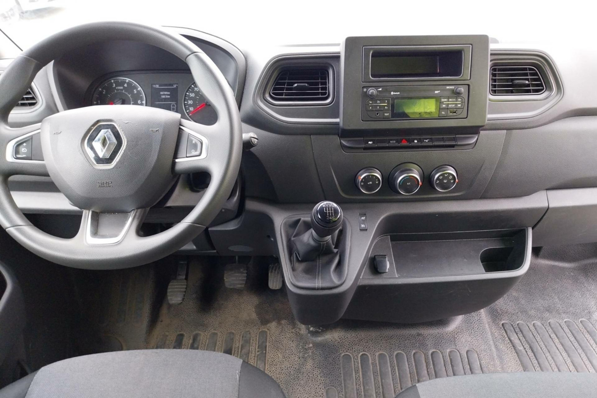Vente en ligne Renault Master Fourgon MASTER FGN TRAC F3500 L2H2 BLUE DCI 135 au prix de 24 590 €