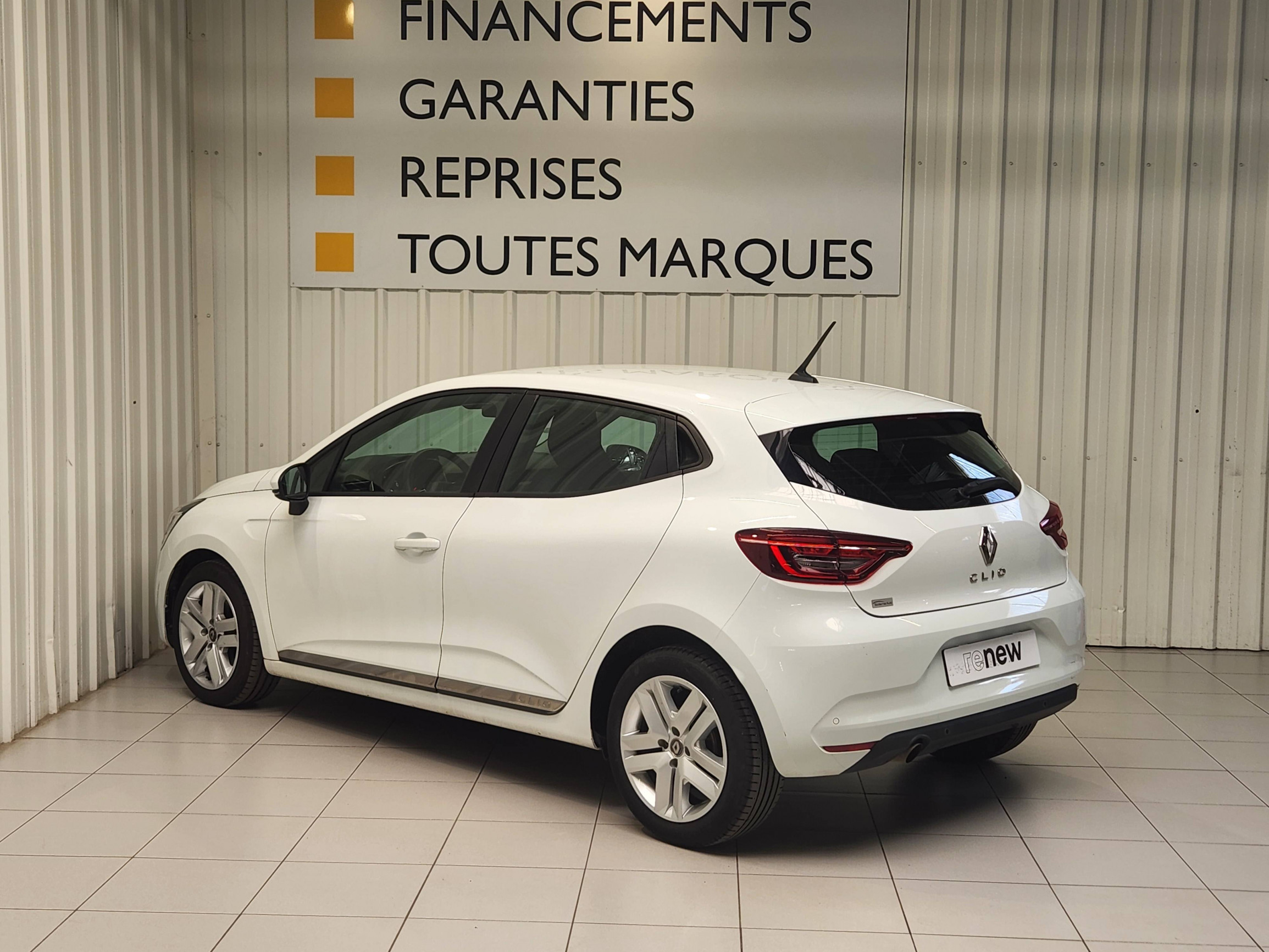 Vente en ligne Renault Clio 5 Clio Blue dCi 85 au prix de 14 390 €