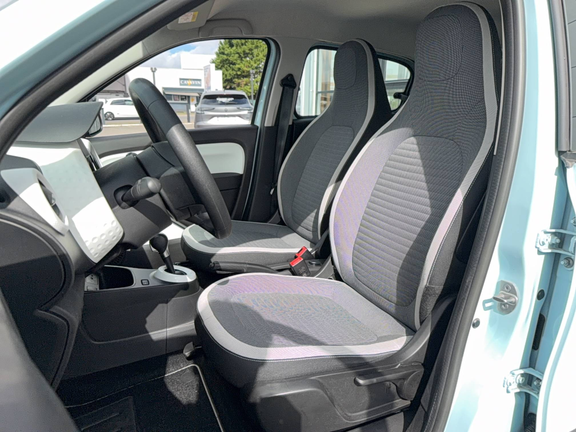 Vente en ligne Renault Twingo Electrique Twingo III E-Tech au prix de 13 490 €
