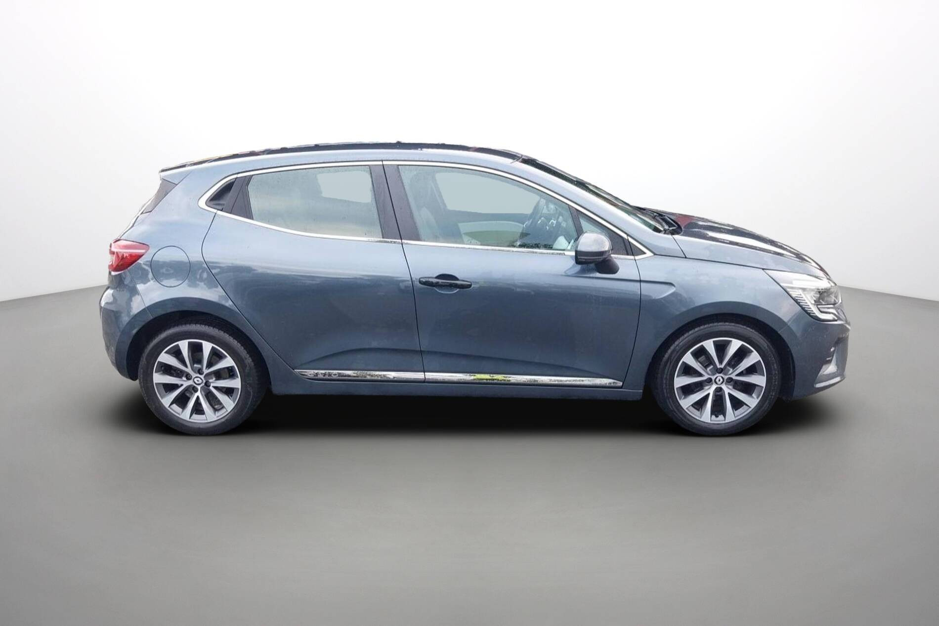 Vente en ligne Renault Clio 5 Clio TCe 90 - 21 au prix de 13 500 €