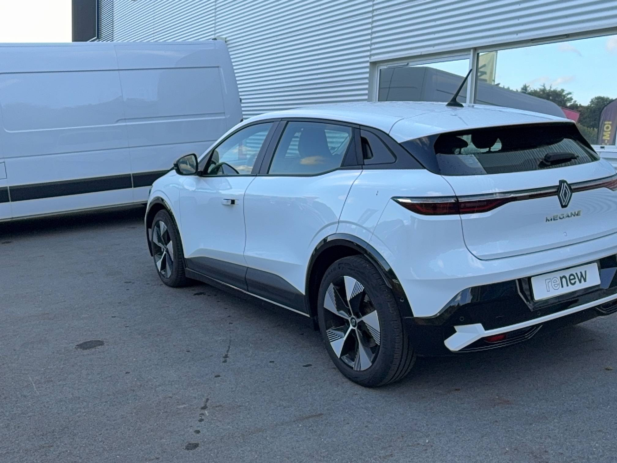 Vente en ligne Renault Megane E-Tech  EV40 130ch standard charge au prix de 20 990 €