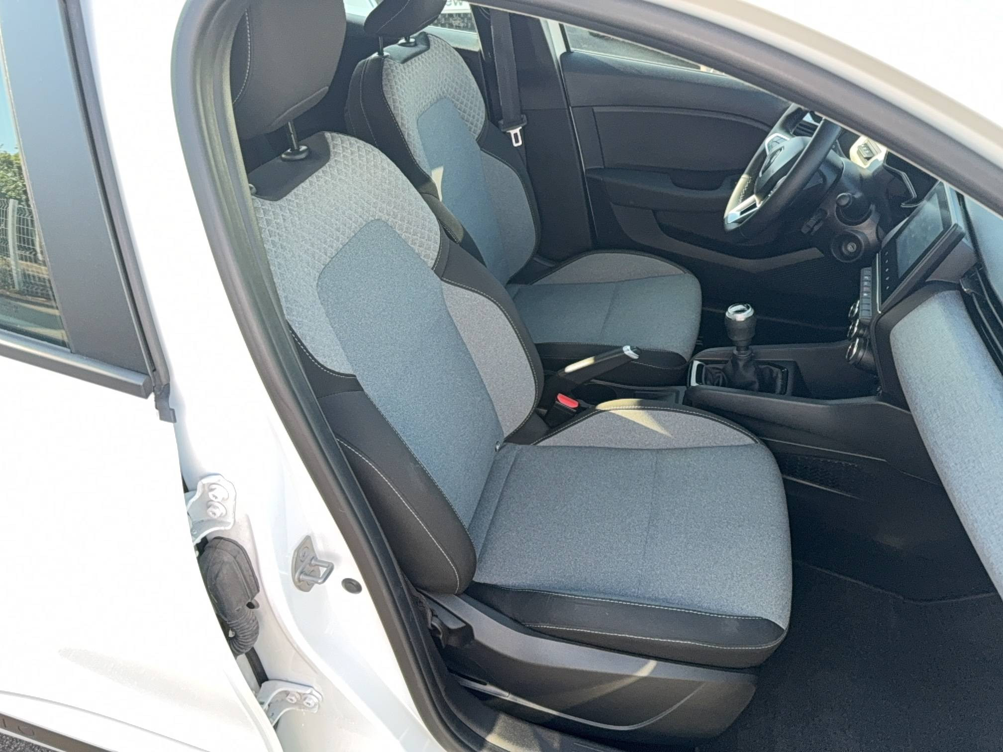 Vente en ligne Renault Clio 5 Clio dCi 100 au prix de 14 990 €