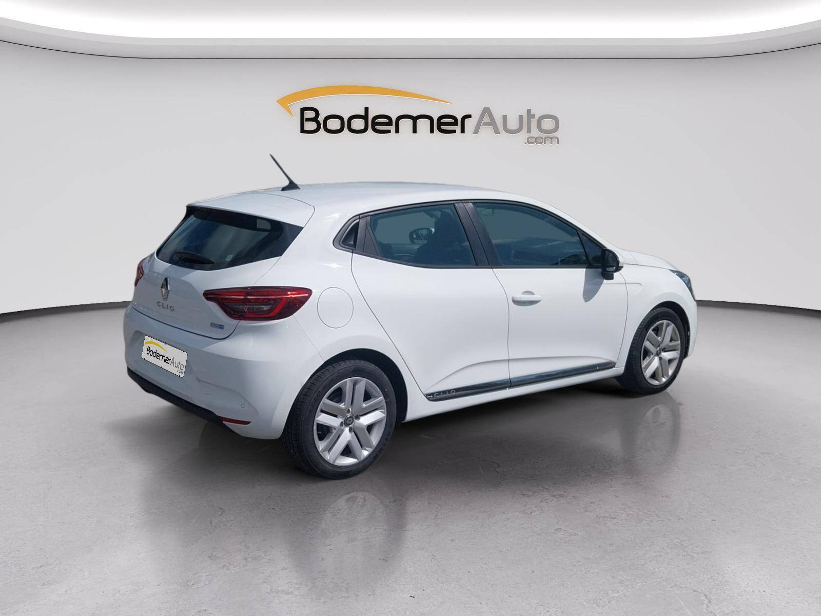 Vente en ligne Renault Clio 5 Clio E-Tech 140 - 21N au prix de 14 890 €