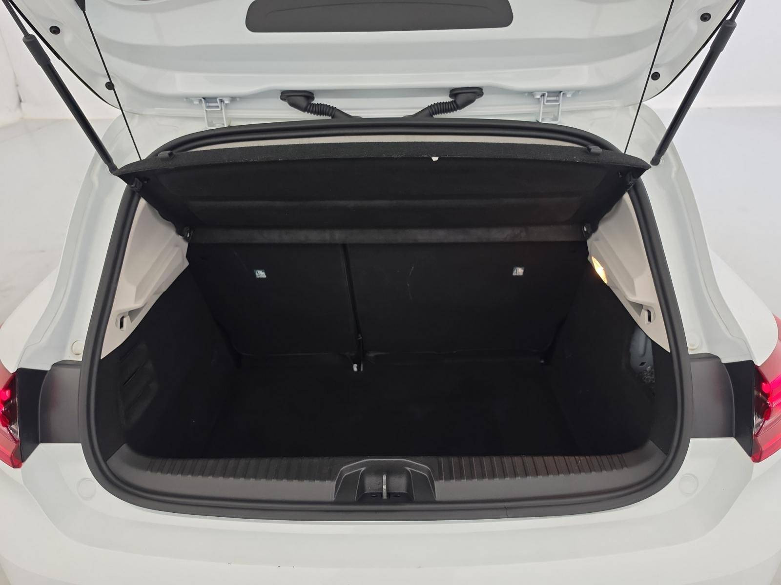Vente en ligne Renault Clio 5 Clio TCe 90 - 21 au prix de 12 791 €