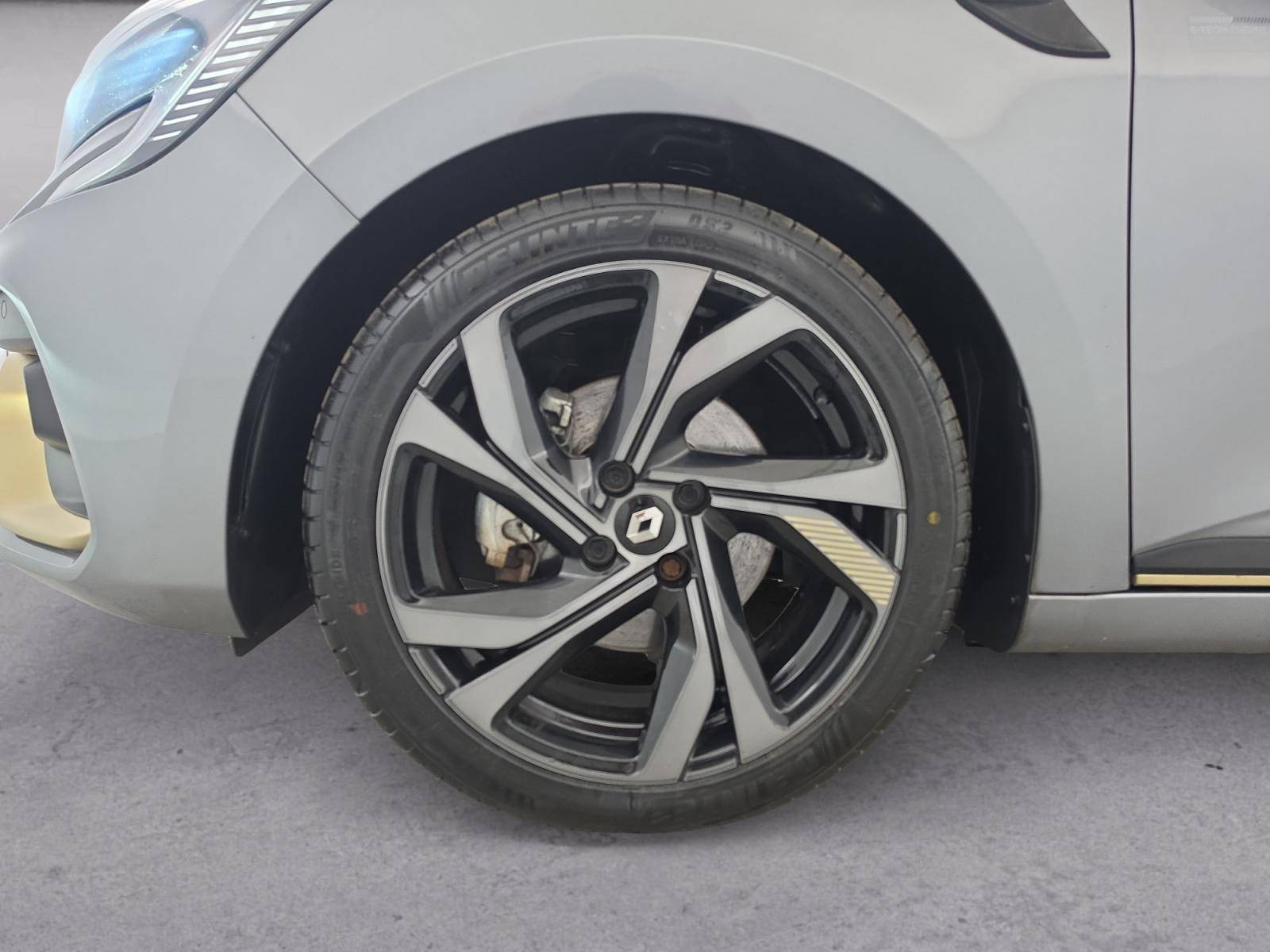 Vente en ligne Renault Clio 5 Clio E-Tech full hybrid 145 au prix de 18 890 €
