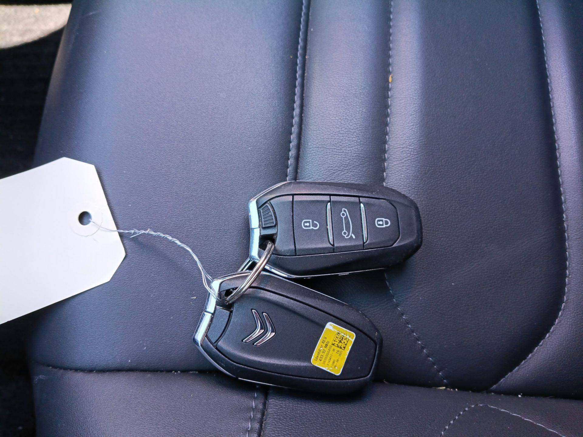 Vente en ligne Citroën C5 X  Hybride Rechargeable 225 S&S e-EAT8 au prix de 21 990 €