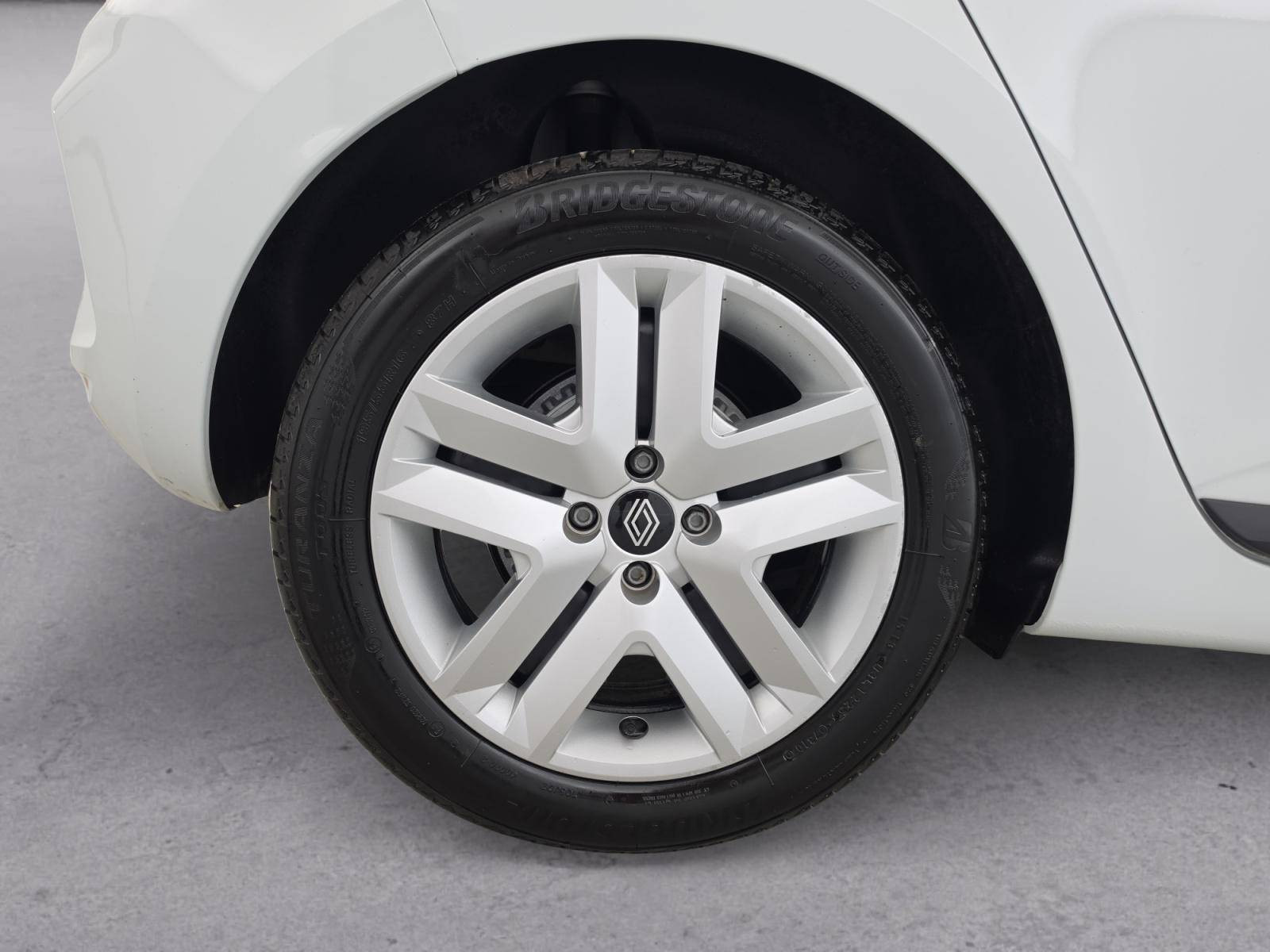 Vente en ligne Renault Clio 5 Clio Blue dCi 100 ch GSR2 au prix de 17 690 €