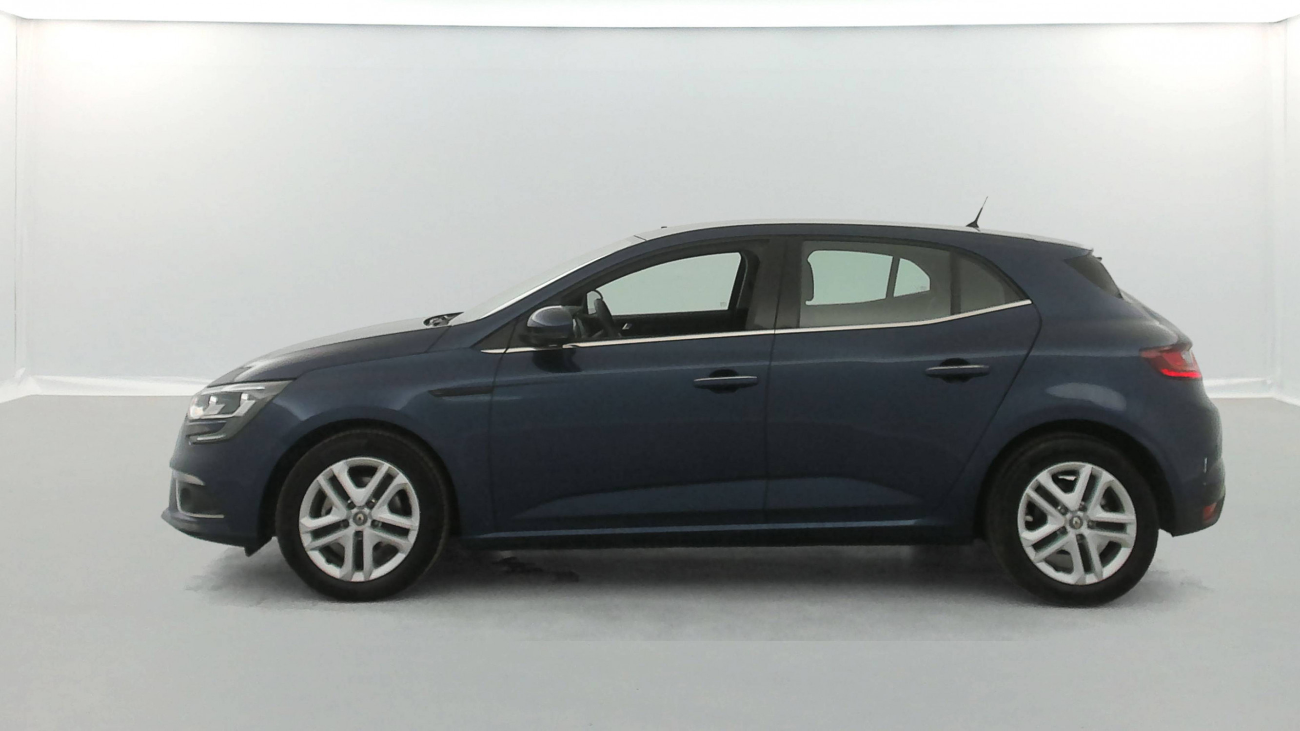 Vente en ligne Renault Megane 4 Mégane IV Berline Blue dCi 115 EDC au prix de 16 400 €