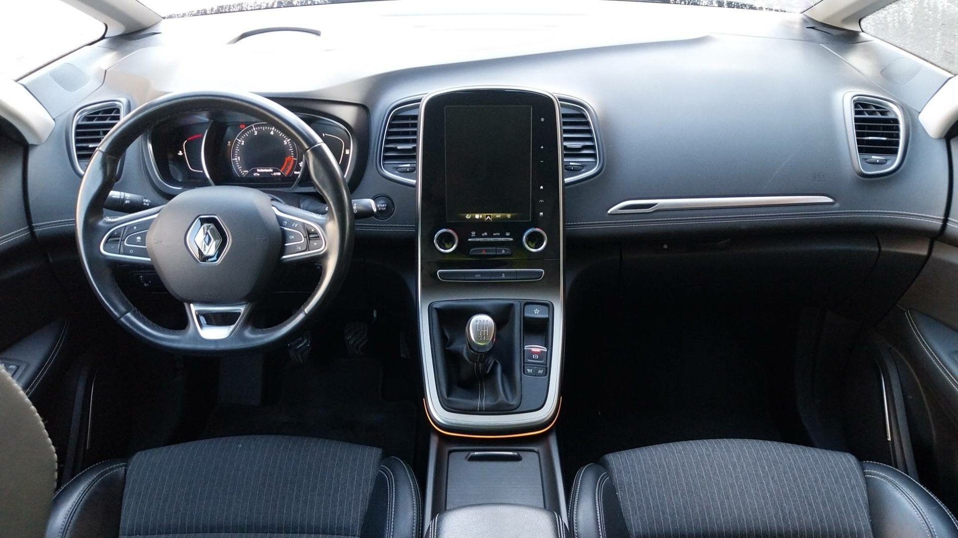 Vente en ligne Renault Scenic 4 Scenic TCe 140 FAP - 21 au prix de 16 950 €