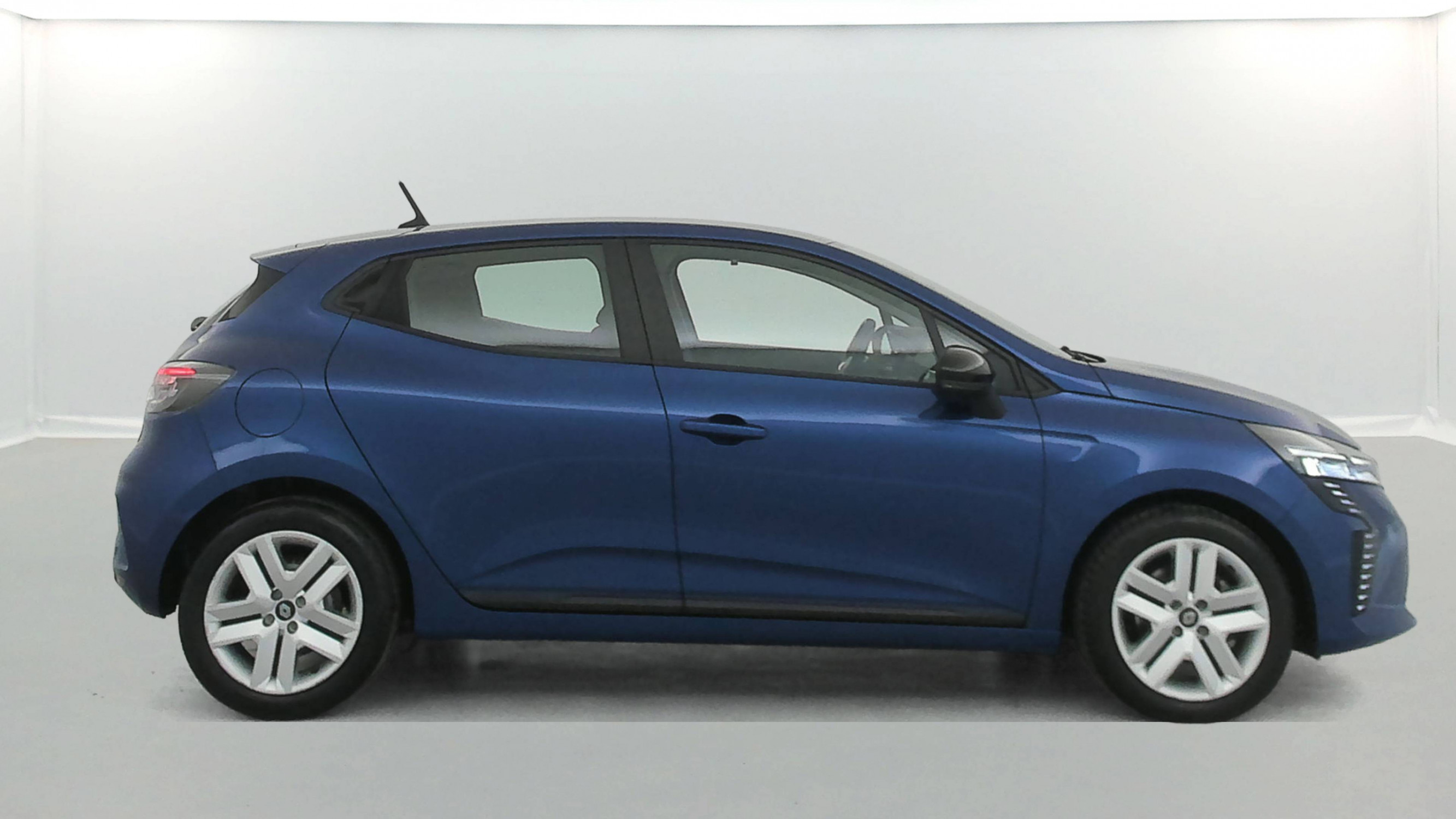 Vente en ligne Renault Clio 5 Clio Blue dCi 100 au prix de 16 990 €