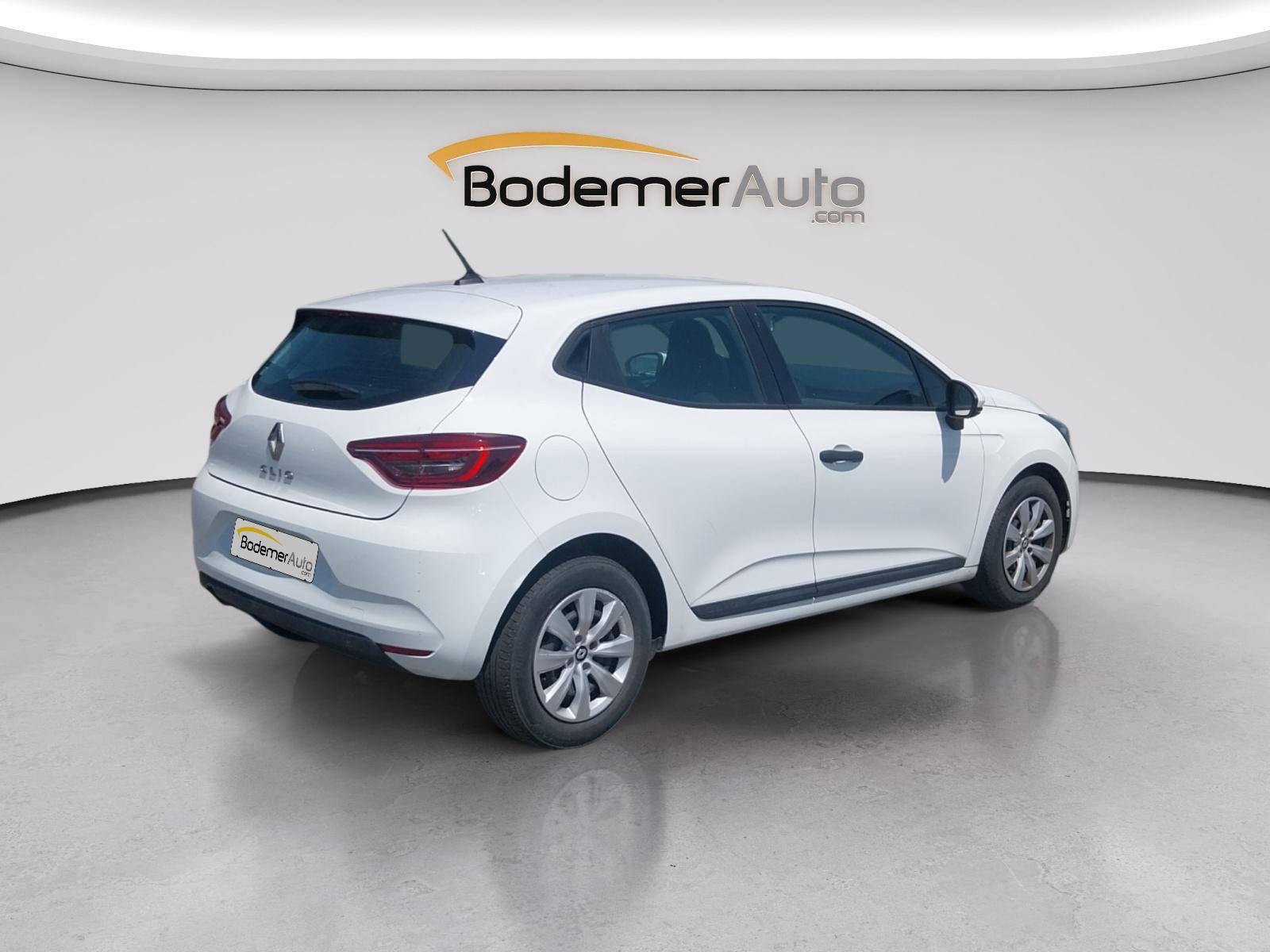 Vente en ligne Renault Clio 5 CLIO SOCIETE BLUE DCI 100 - 21N au prix de 11 990 €