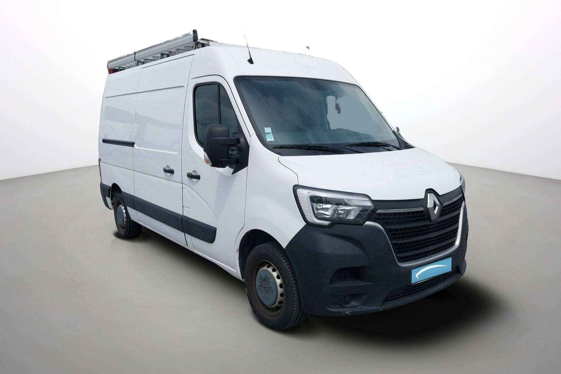 Vente en ligne Renault Master Fourgon MASTER FGN TRAC F3300 L2H2 DCI 135 au prix de 20 890 €