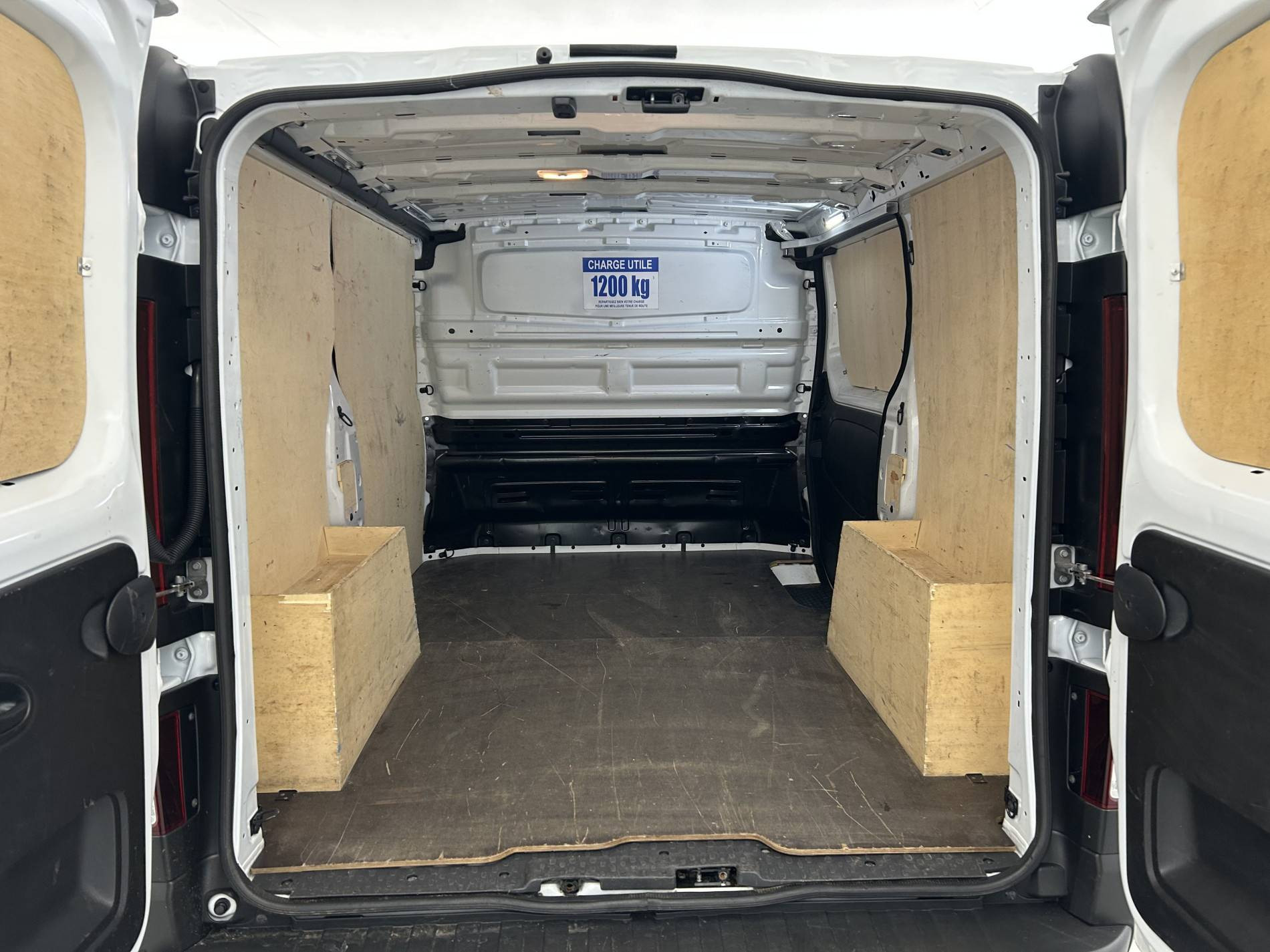 Vente en ligne Renault Trafic 3 Fourgon TRAFIC FG BLUE DCI 130 L1H1 3T GSR2 au prix de 25 390 €