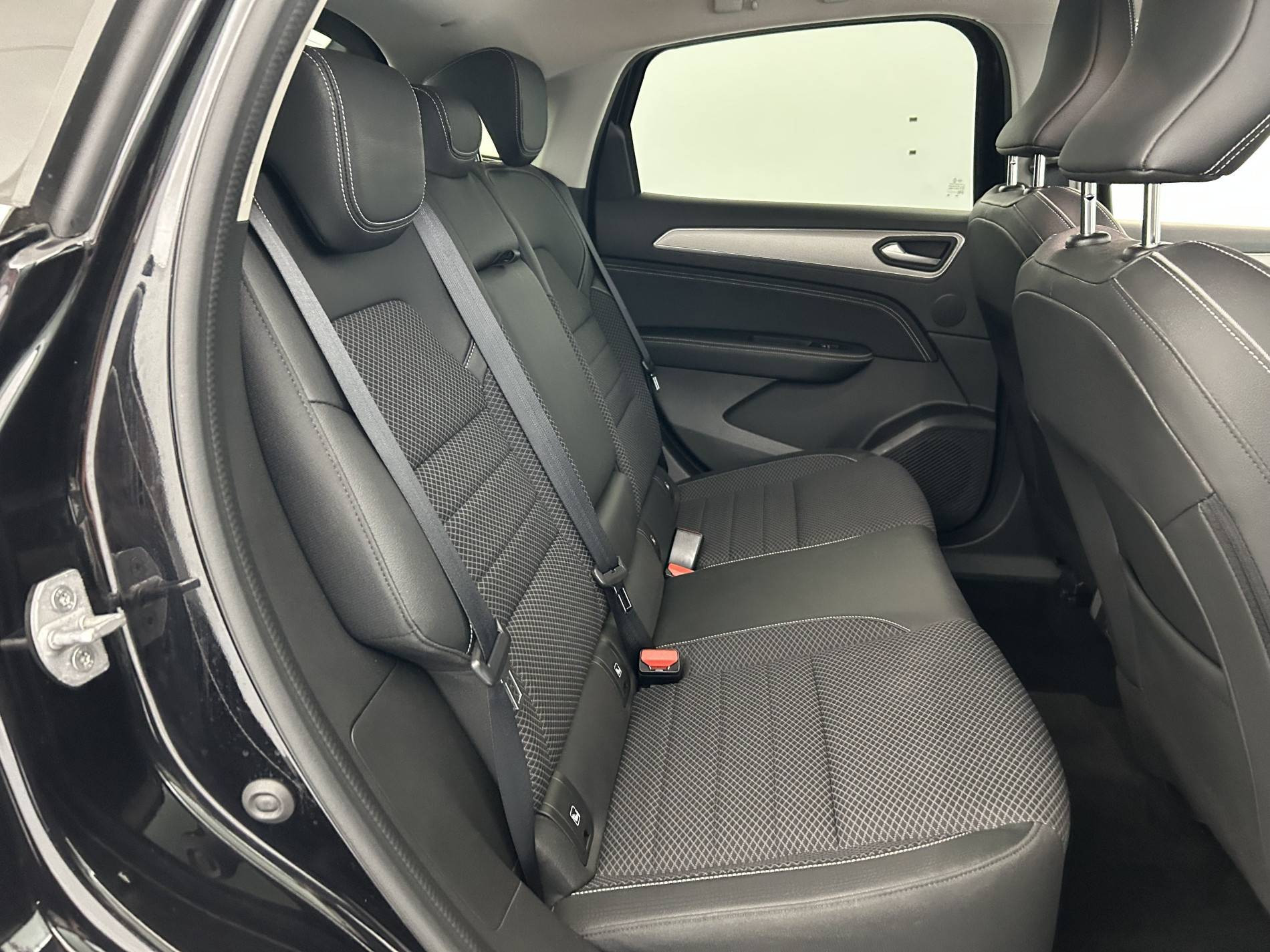 Vente en ligne Renault Arkana  TCe 140 EDC FAP - 21B au prix de 18 490 €