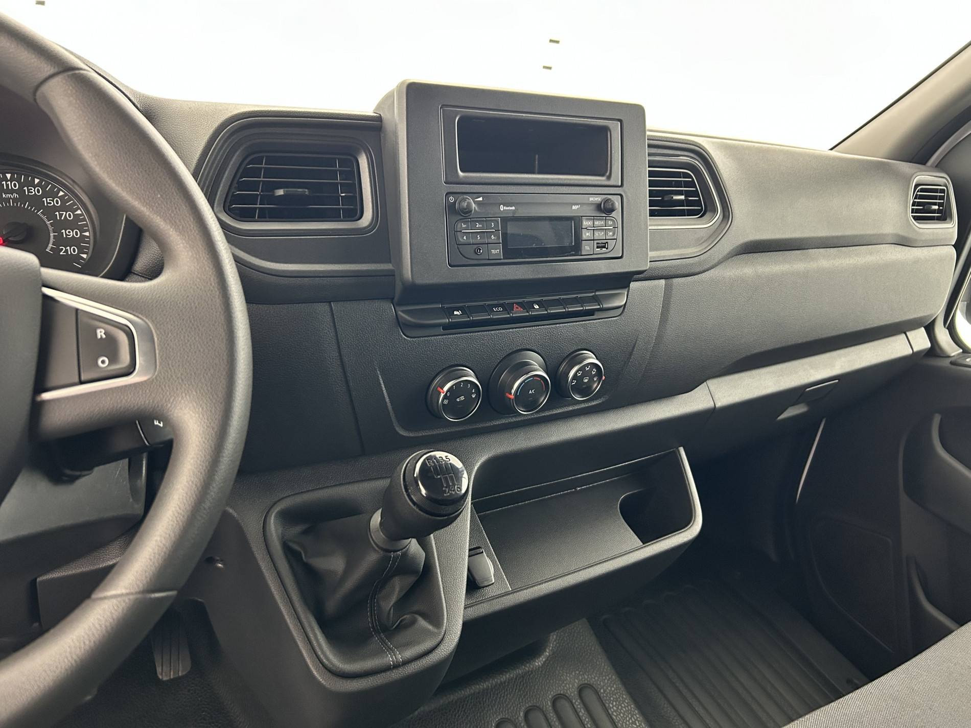 Vente en ligne Renault Master Fourgon MASTER FGN TRAC F3500 L2H2 BLUE DCI 135 au prix de 24 490 €