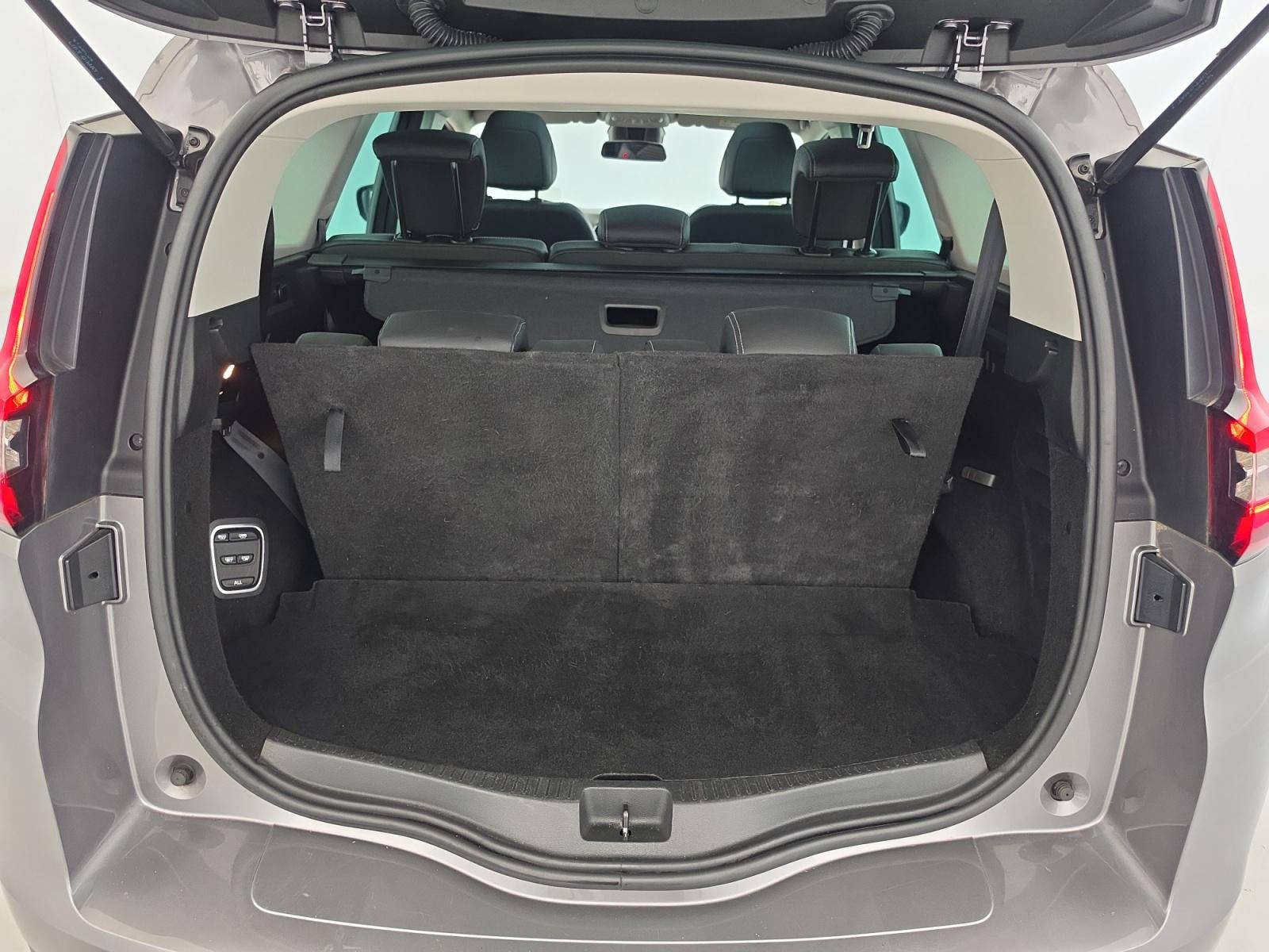 Vente en ligne Renault Grand Scenic 4 Grand Scenic Blue dCi 150 EDC au prix de 16 490 €