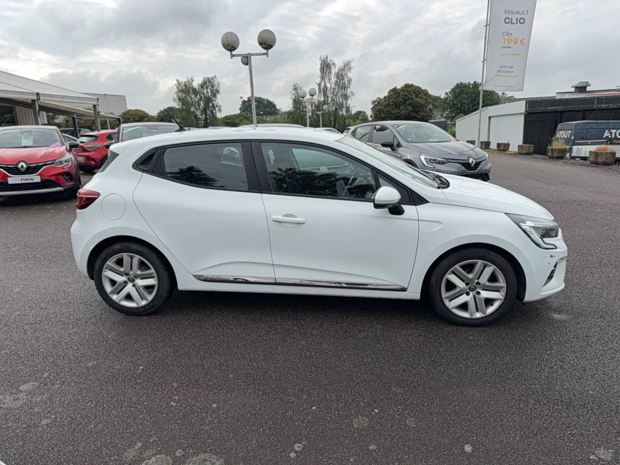 Vente en ligne Renault Clio 5 Clio SCe 65 - 21 au prix de 10 590 €