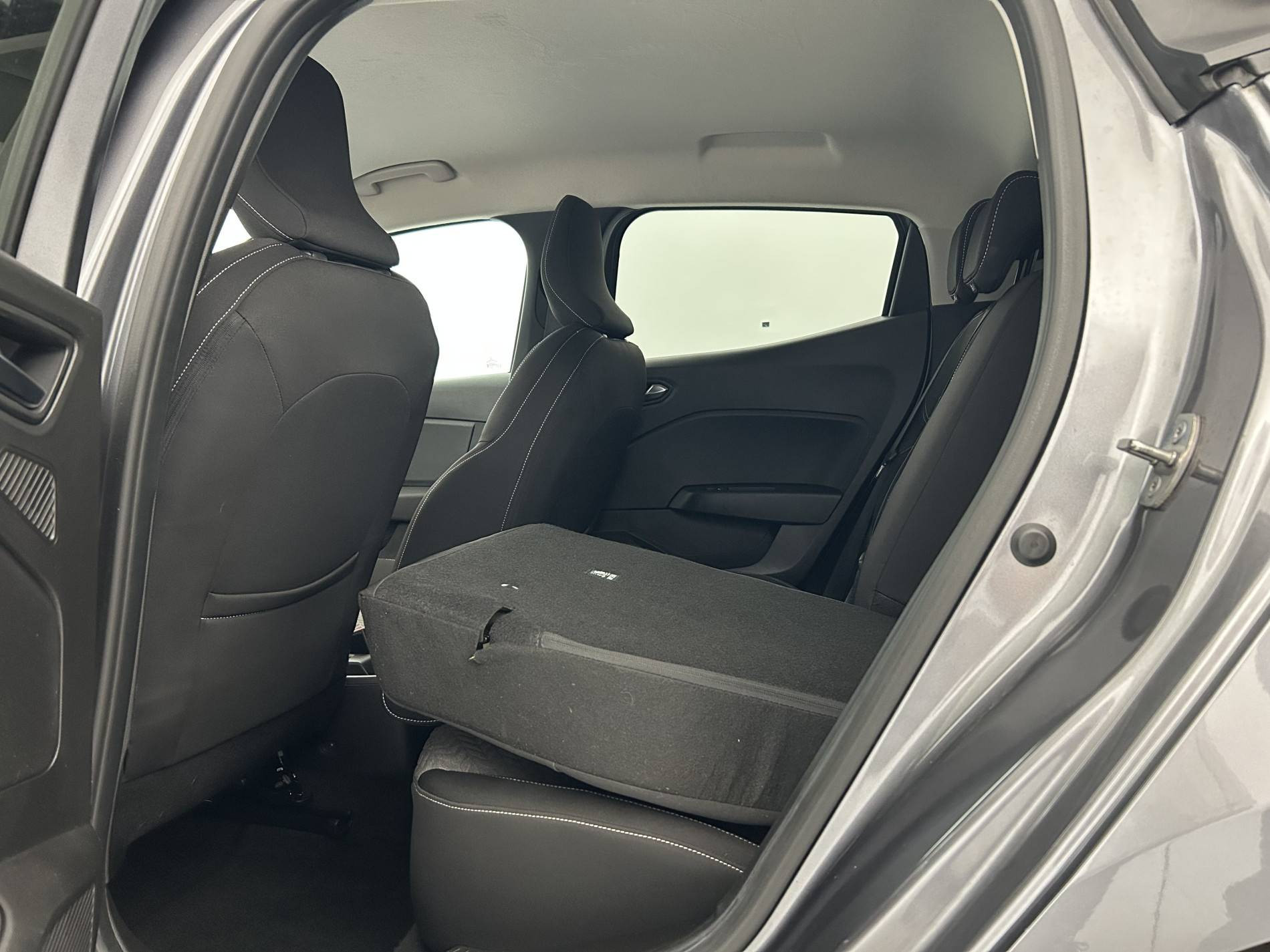 Vente en ligne Renault Clio 5 Clio TCe 90 au prix de 14 690 €