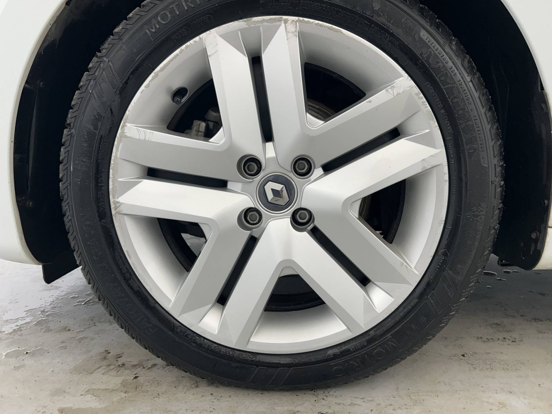 Vente en ligne Renault Clio 5 CLIO SOCIETE E-TECH 140 - 21 au prix de 13 990 €