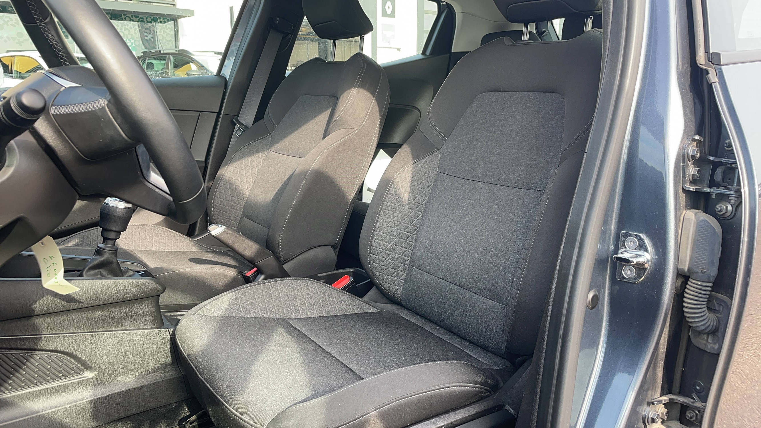Vente en ligne Renault Clio 5 Clio TCe 100 GPL - 21N au prix de 13 990 €