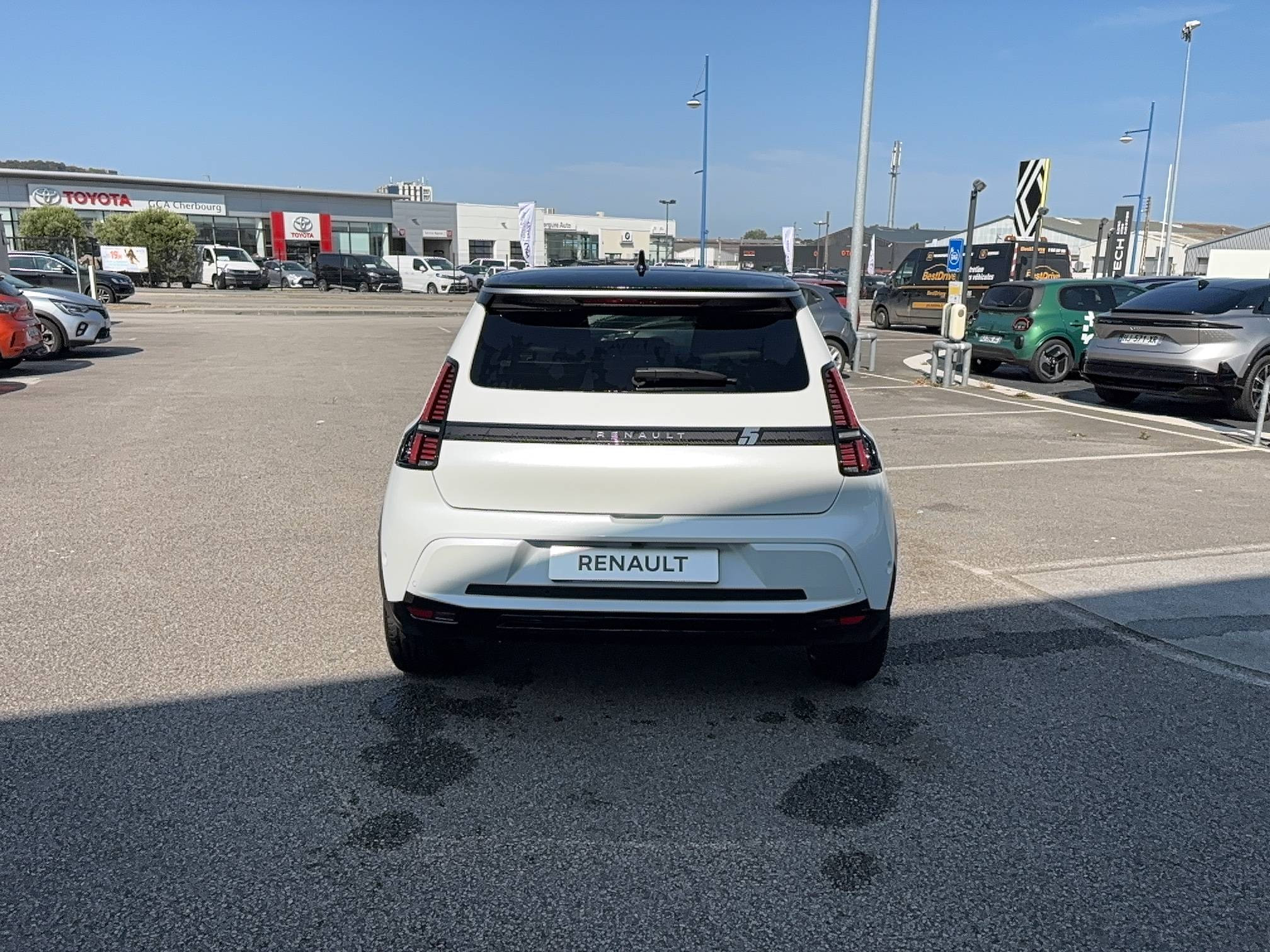 Vente en ligne Renault R5 E-Tech  150 ch autonomie confort au prix de 36 890 €