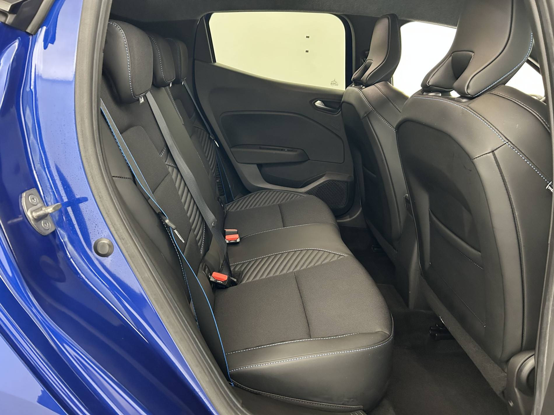 Vente en ligne Renault Clio 5 Clio E-Tech full hybrid 145 au prix de 21 990 €